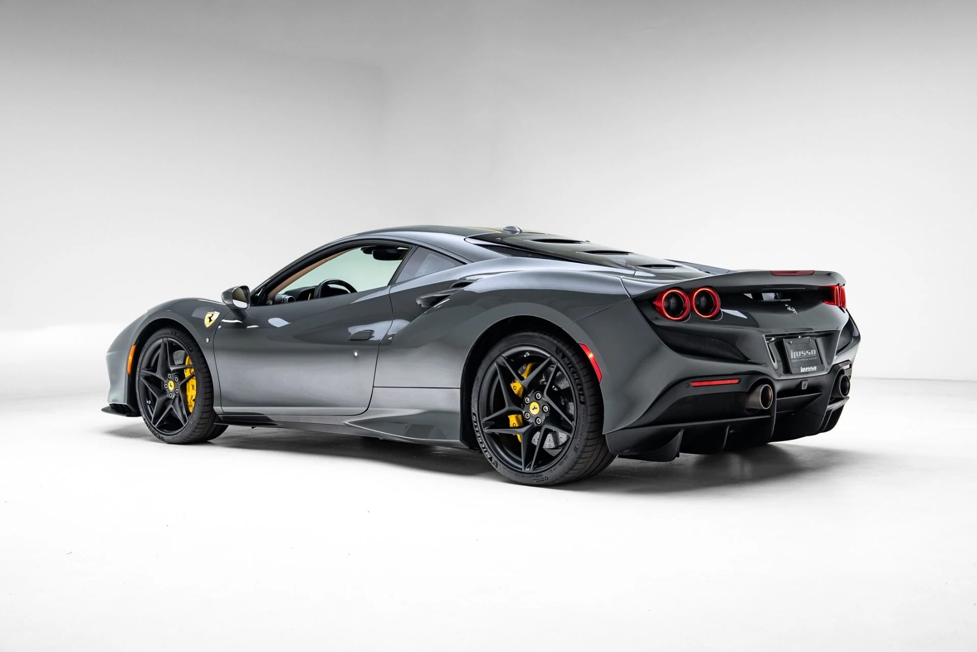 mph009_3399302404_Used_2022_Ferrari_F8_Tributo_1775088257_bbe6d8ba31