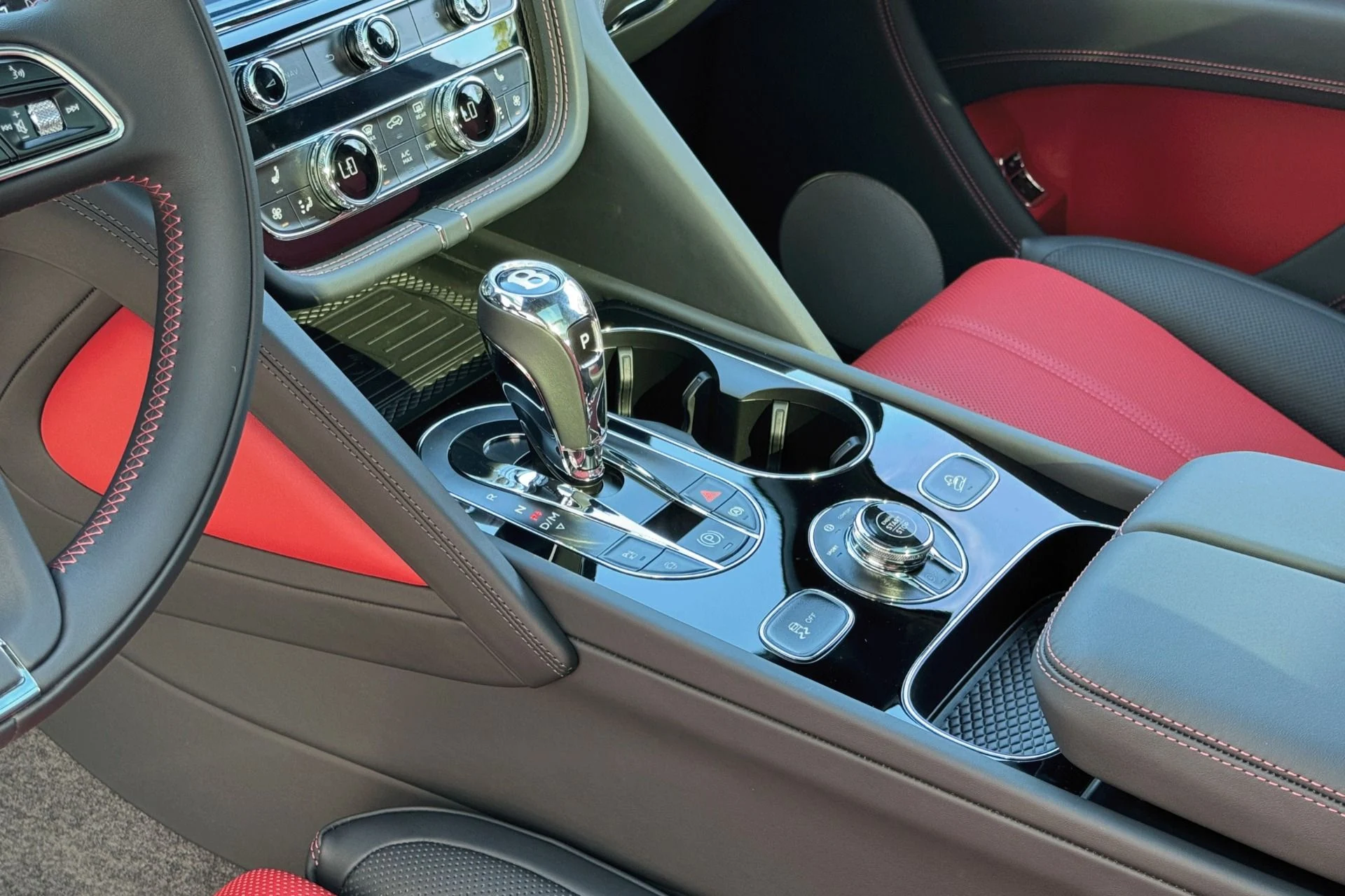 mph009_3399573519_Used_2025_Bentley_Bentayga_V8_1758544256_ccd1071bbd