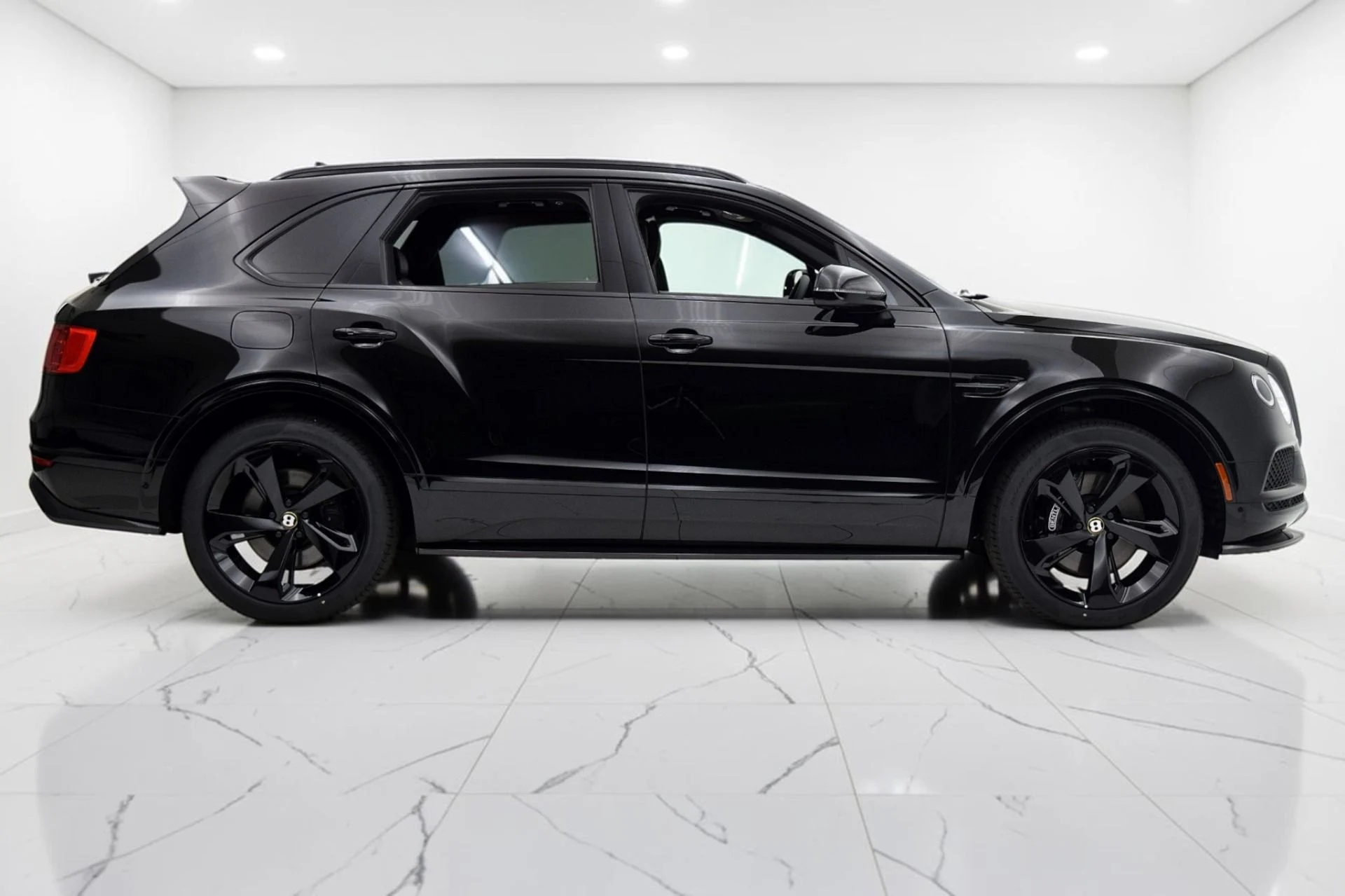 mph009_3402930008_Used_2019_Bentley_Bentayga_V8_f44ab19f68