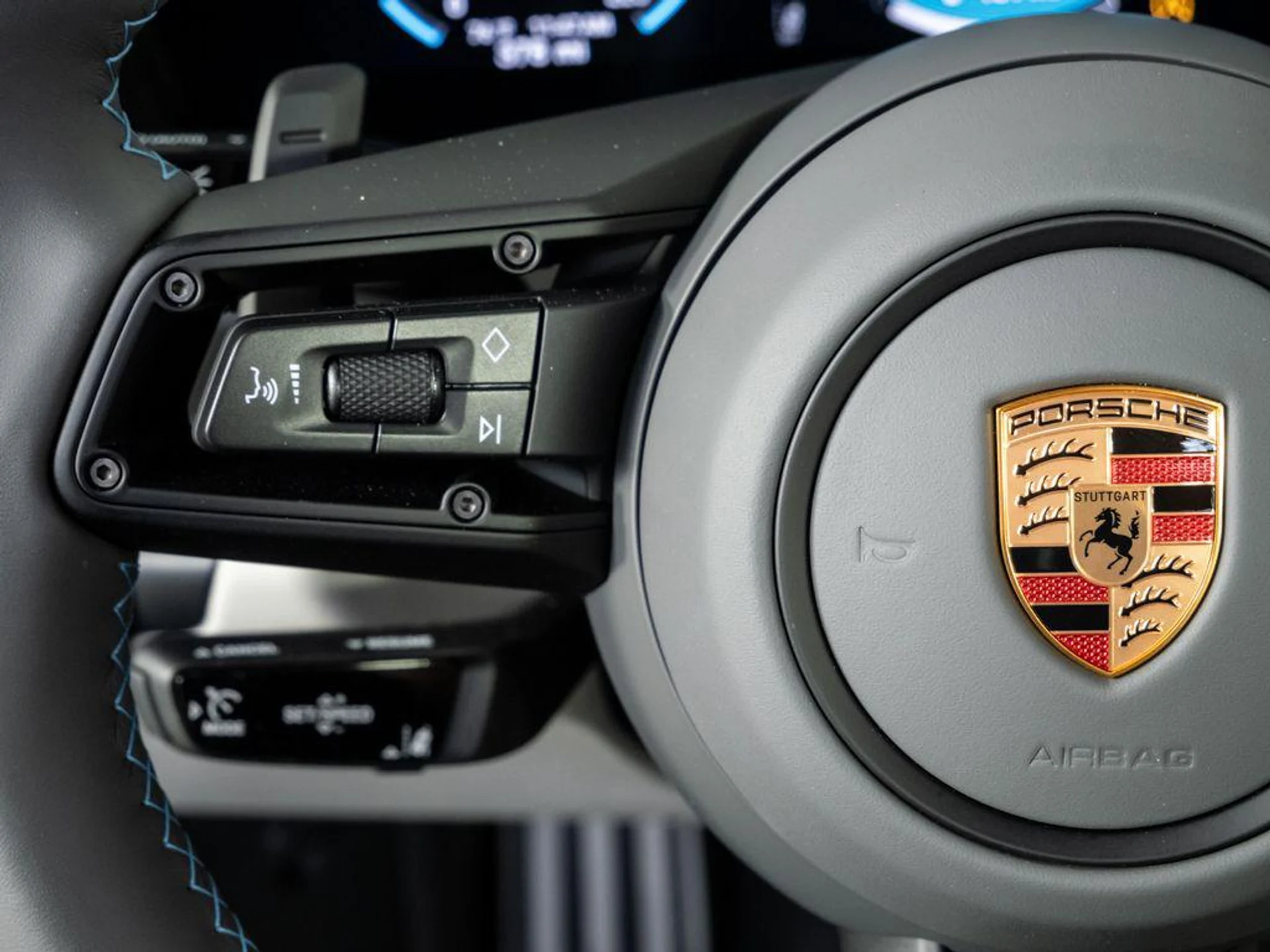 mph009_3409399761_5fw_DJCI_70_Xj_Gw_T_Mkz_A0oes_IN_Bb_A_40aed5f7ed