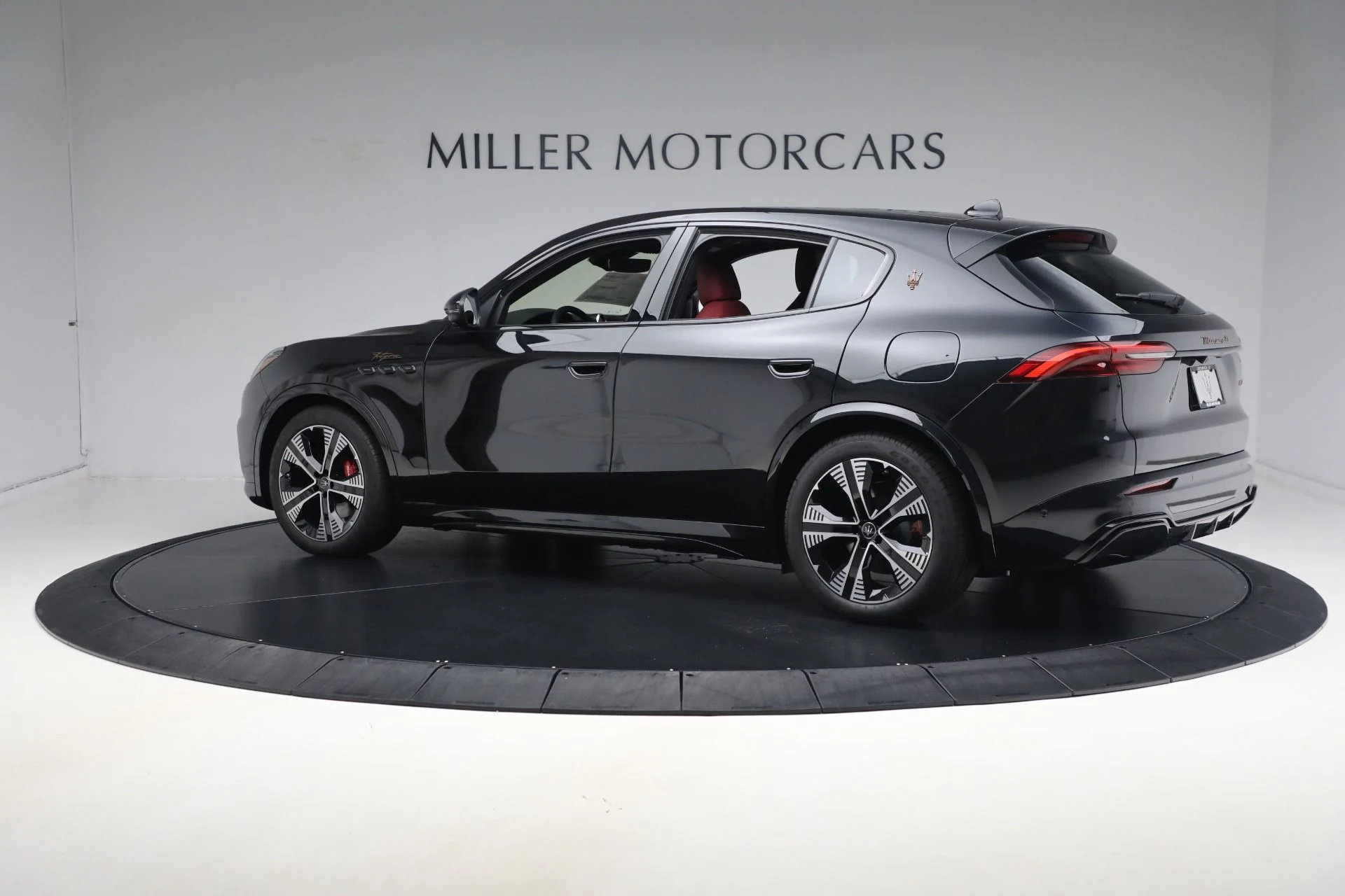 mph009_3410259696_New_2025_Maserati_Grecale_Folgore_ea3c4d3b7f