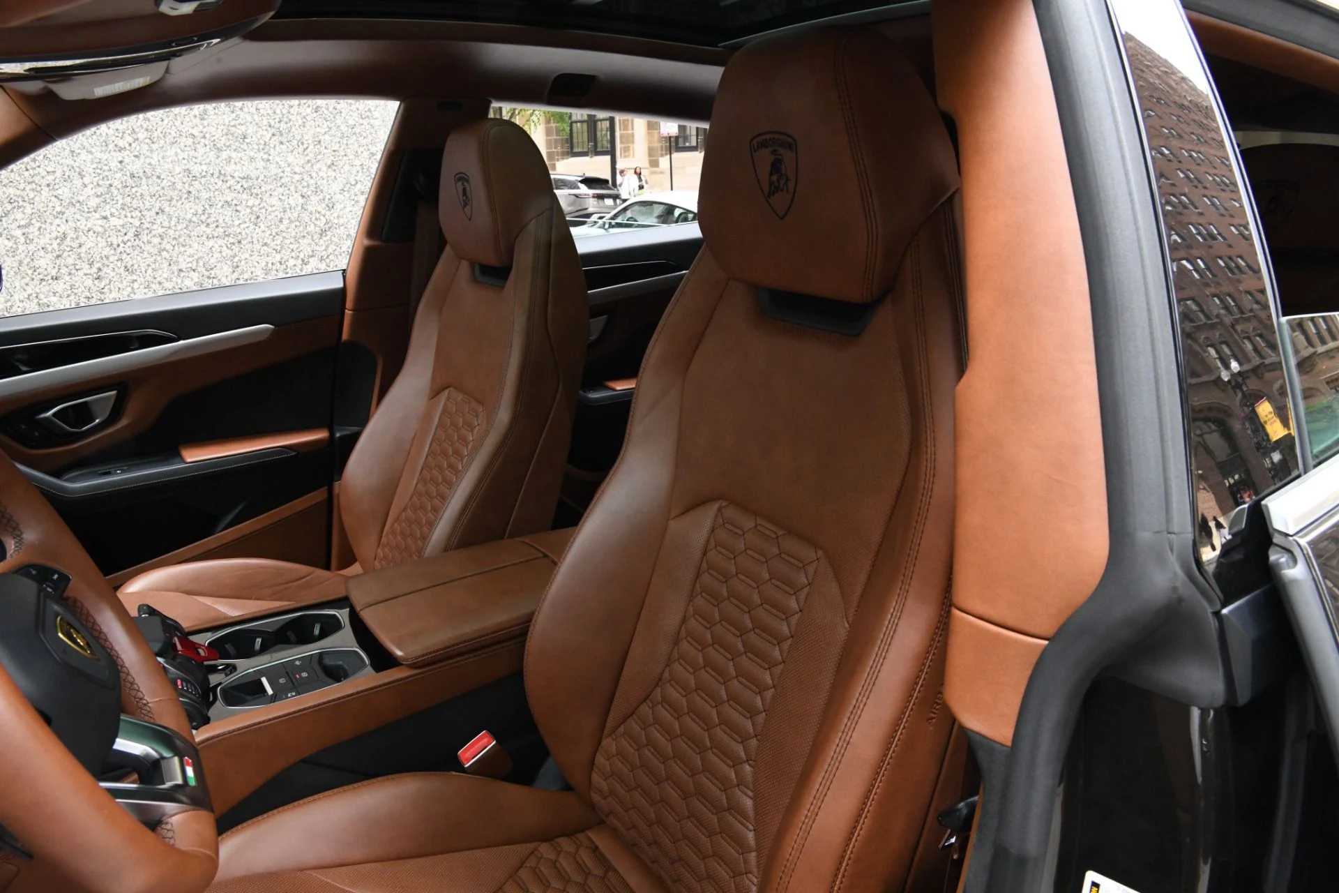 mph009_3411729166_Used_2021_Lamborghini_Urus_1748030633_8e5c73dc4d