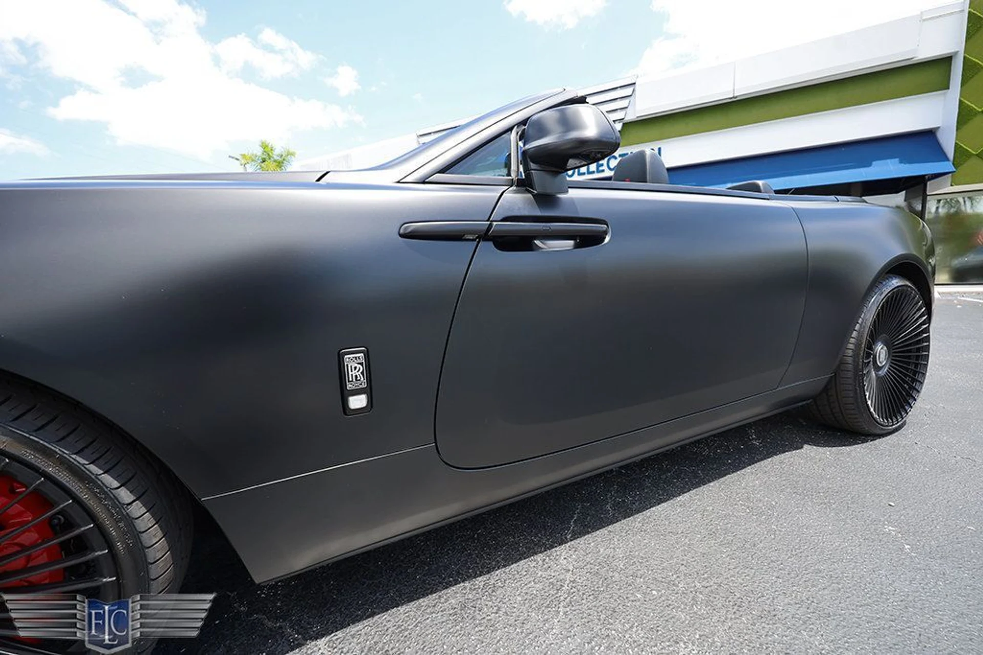 mph009_3423935350_used_2021_rolls_royce_dawn_convertible_6305_23016597_10_1024_481e3346ff