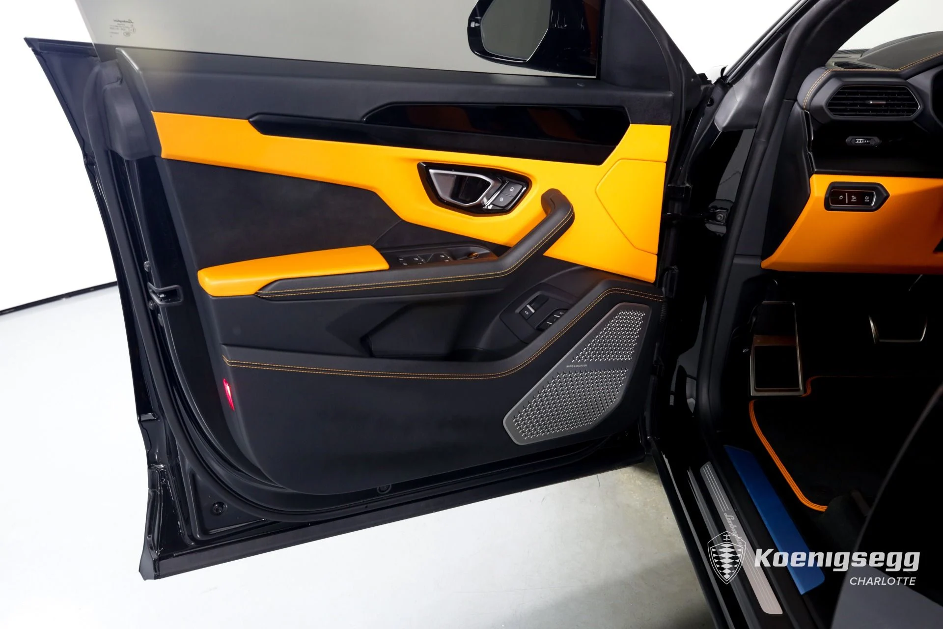 mph009_3430326680_Used_2021_Lamborghini_Urus_1675553020_e6c2b5f96e