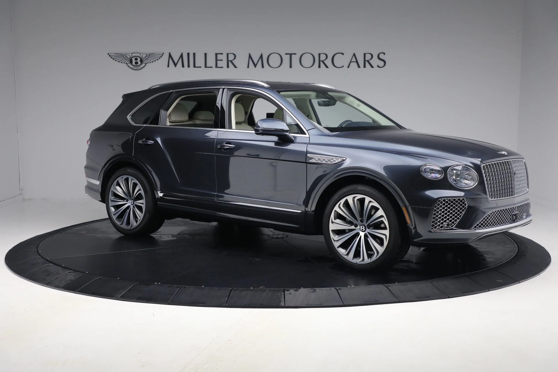 mph009_3431918277_New_2025_Bentley_Bentayga_Atelier_Edition_V8_b3b551b720