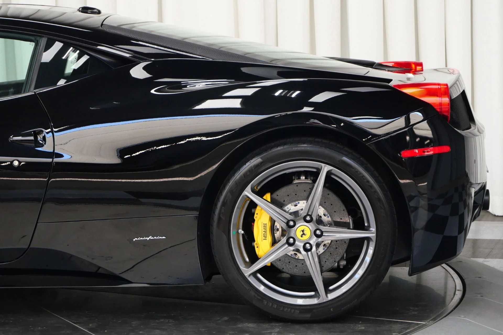 mph009_3436866672_Used_2015_Ferrari_458_Italia_1752857169_59f6348409