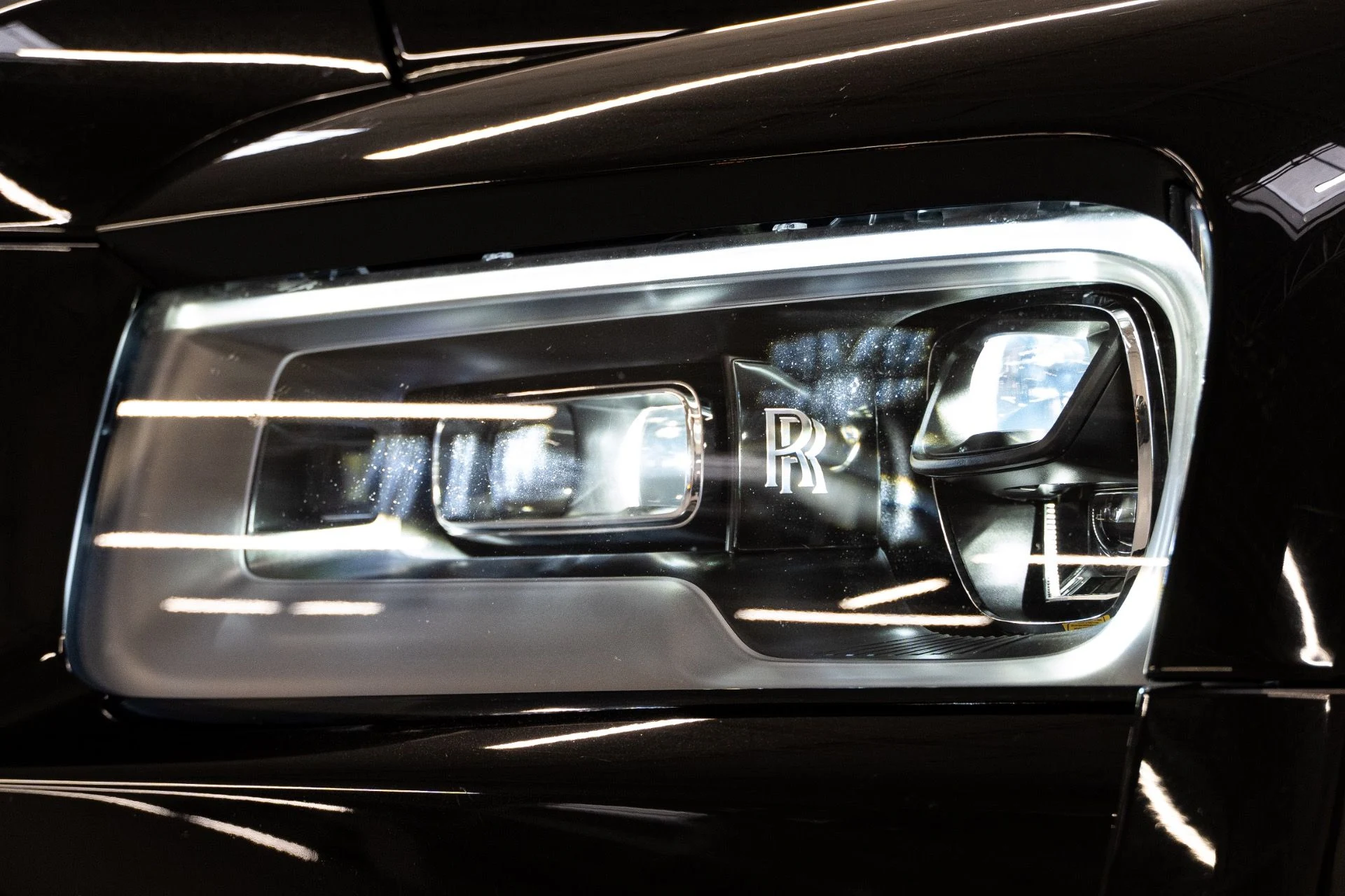 mph009_3439028045_Used_2022_Rolls_Royce_Cullinan_1772571310_4395716d95