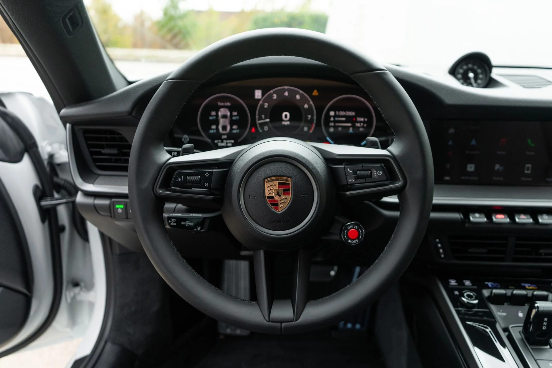 mph009_3455859609_Used_2025_Porsche_911_Carrera_1768944020_88fec9d35d