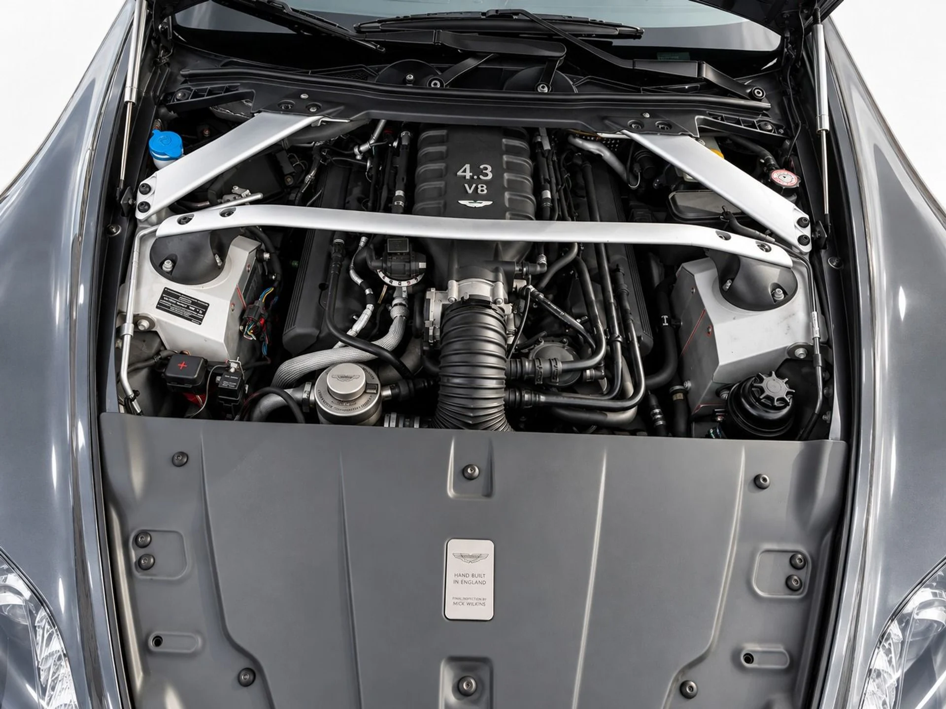 mph009_3458198767_Used_2007_Aston_Martin_V8_Vantage_Roadster_Only_27_K_Miles_Just_Serviced_Gorgeous_Color_Combo_1790716551_778dd7cc12