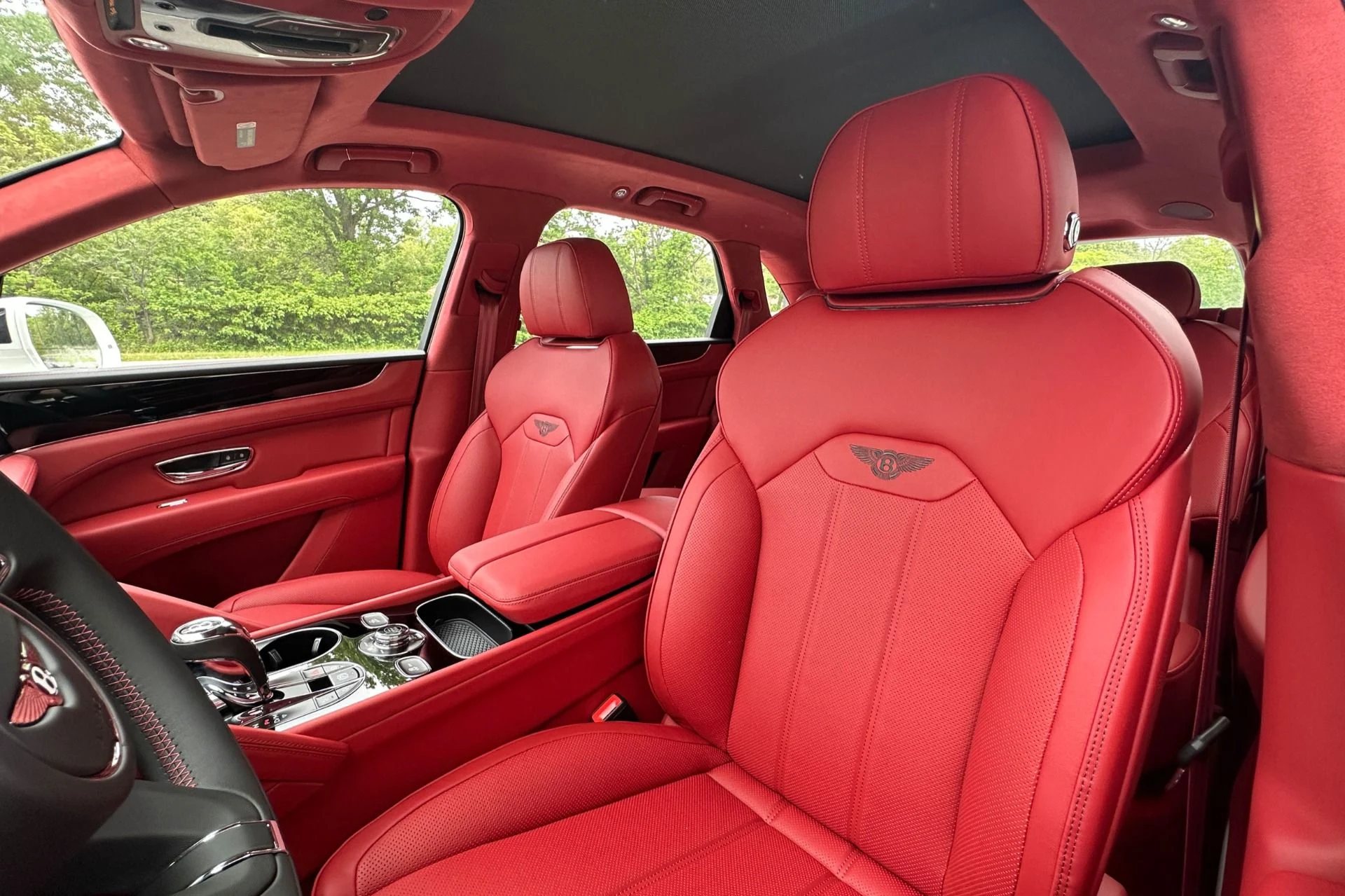mph009_3458939246_New_2026_Bentley_Bentayga_1779967612_9cc371f108