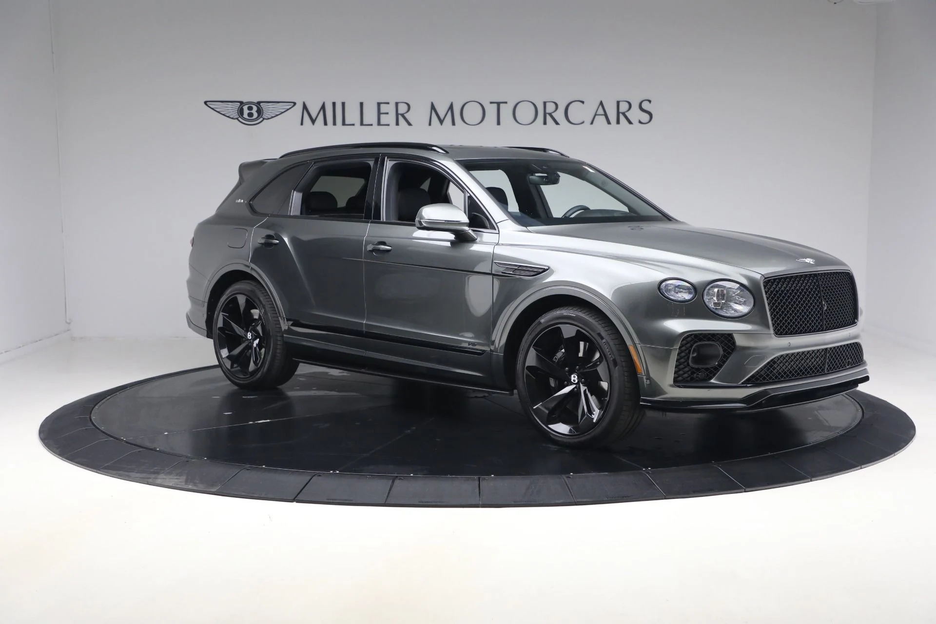 mph009_3468688279_Used_2022_Bentley_Bentayga_V8_1772492891_8f1cbc10e1