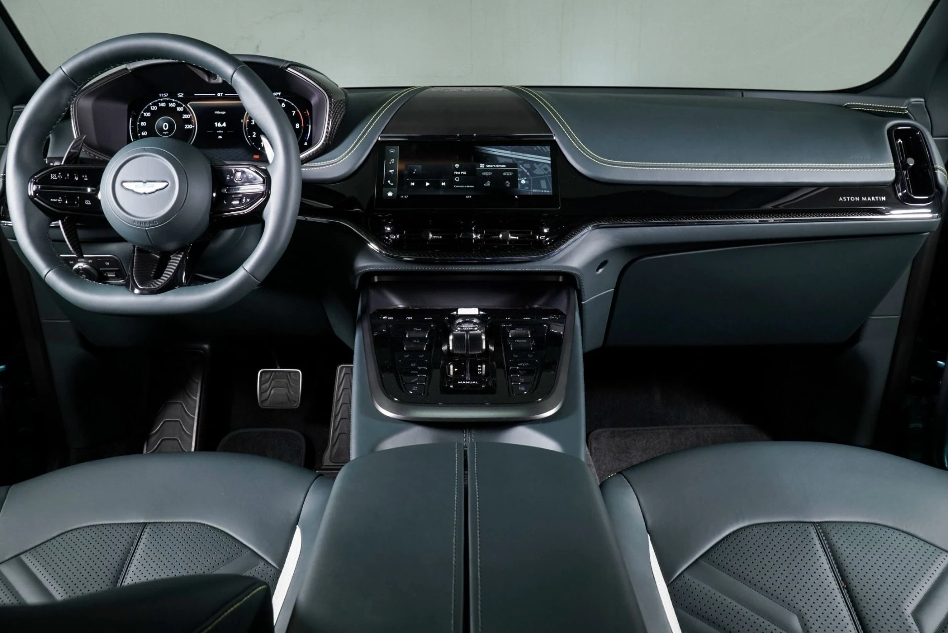 mph009_3470272646_New_2026_Aston_Martin_DBX_S_1768416197_0b39264e9f