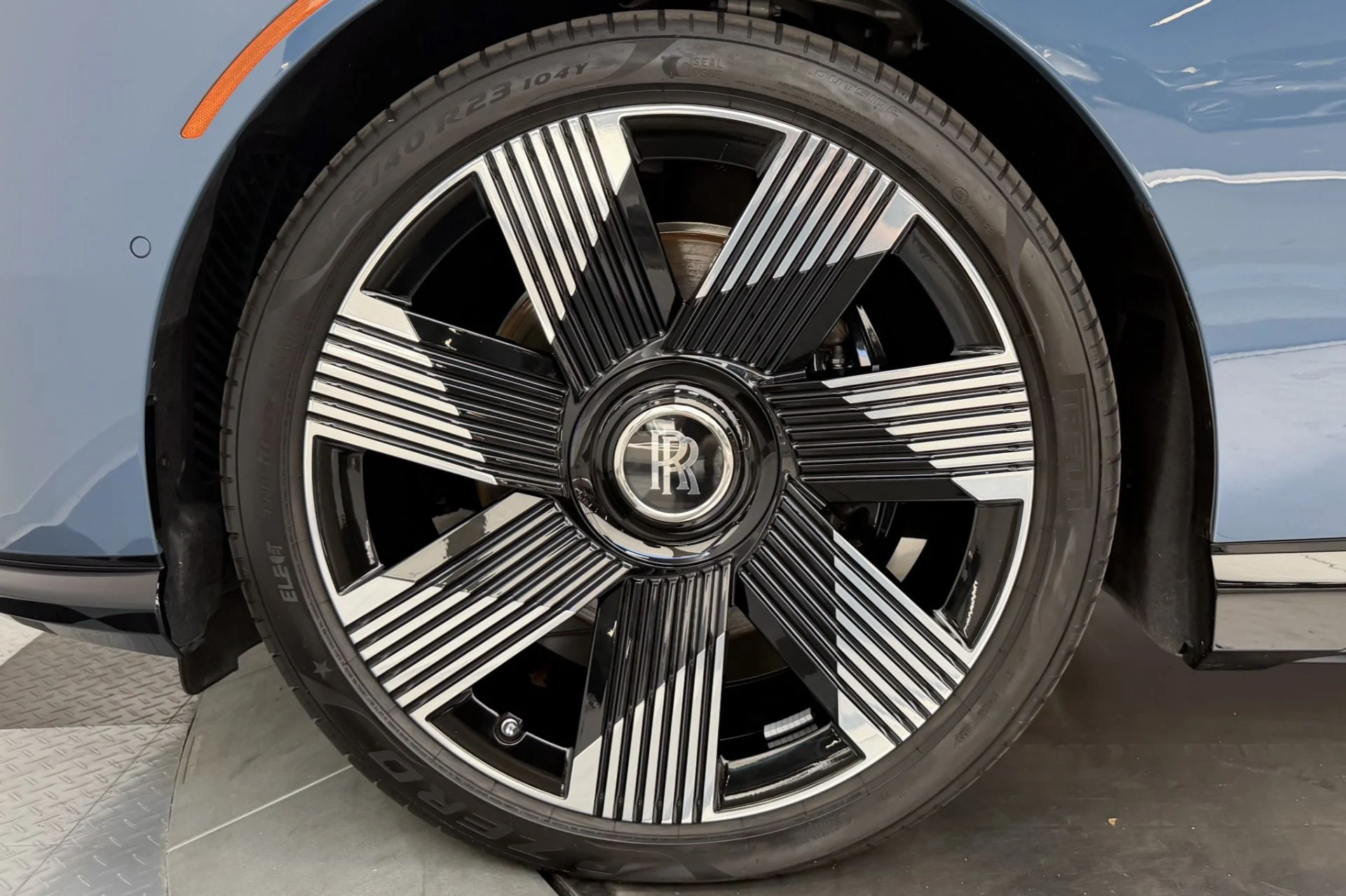 mph009_3479439353_Used_2024_Rolls_Royce_Spectre_Launch_Package_Low_Miles_Canadel_Paneling_1782413307_fbd0db6ee1