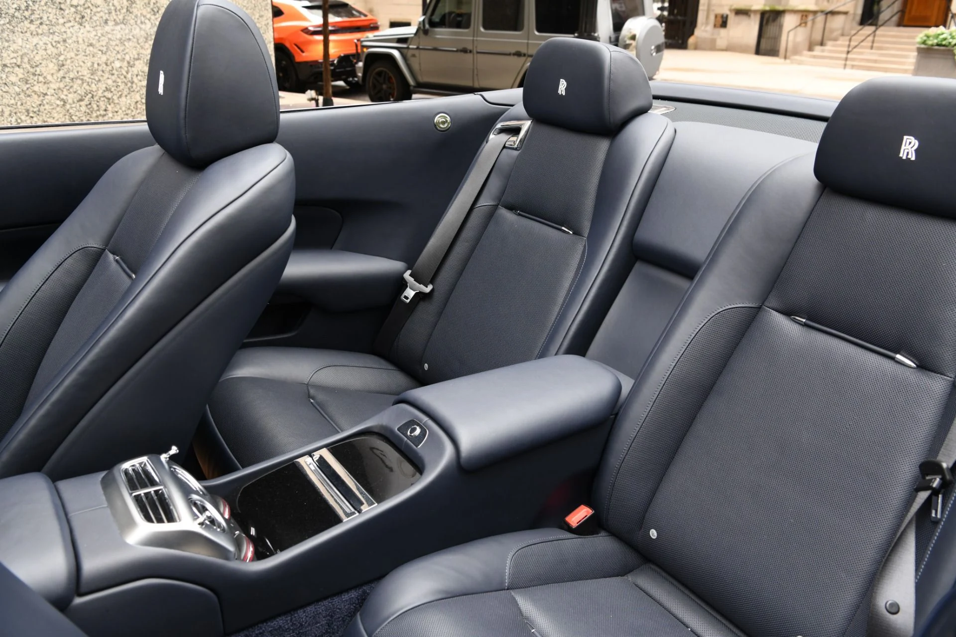 mph009_3481678520_10800_p11_l_2f4ade76ac