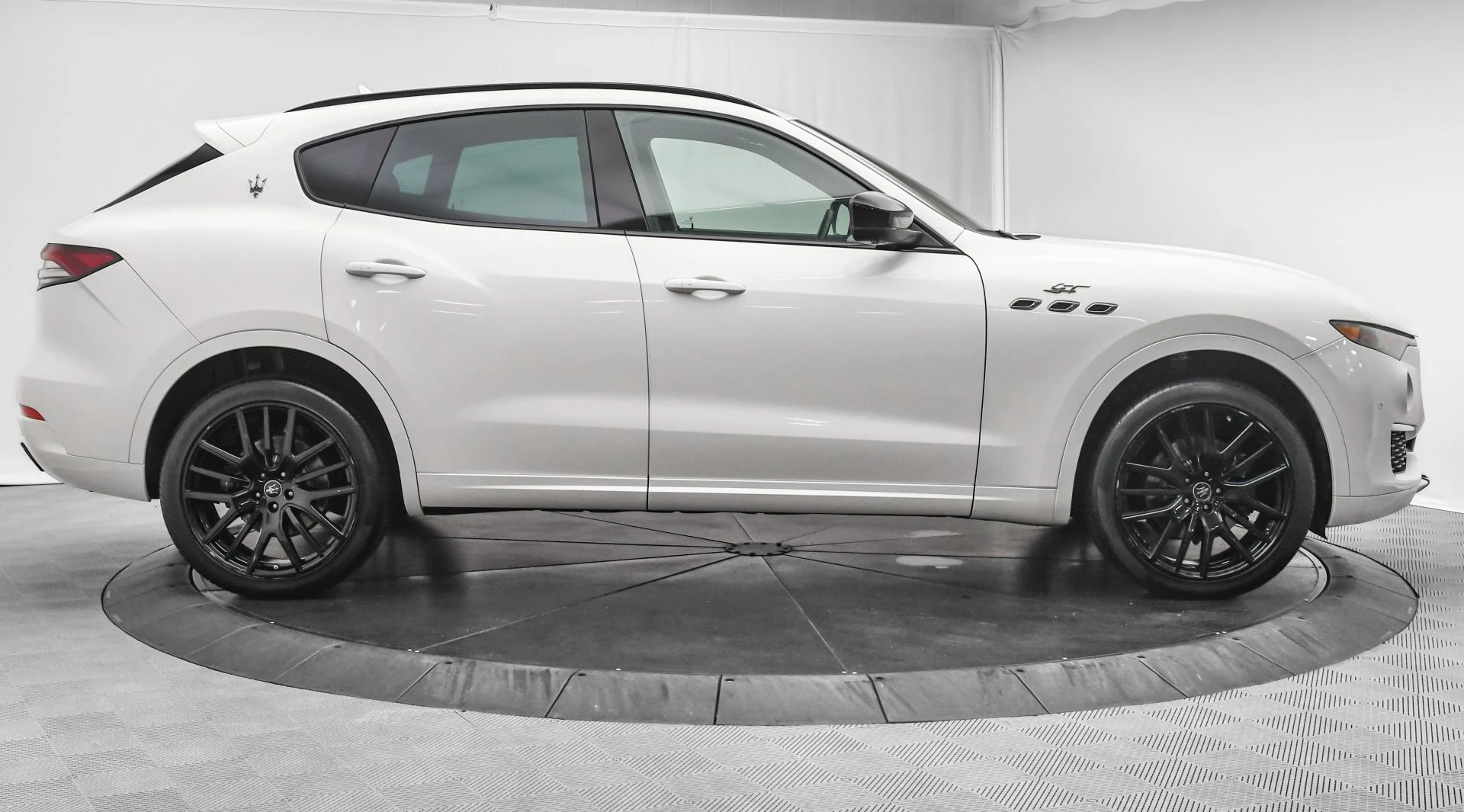 mph009_3482059295_Used_2022_Maserati_Levante_GT_1755331896_946796b271