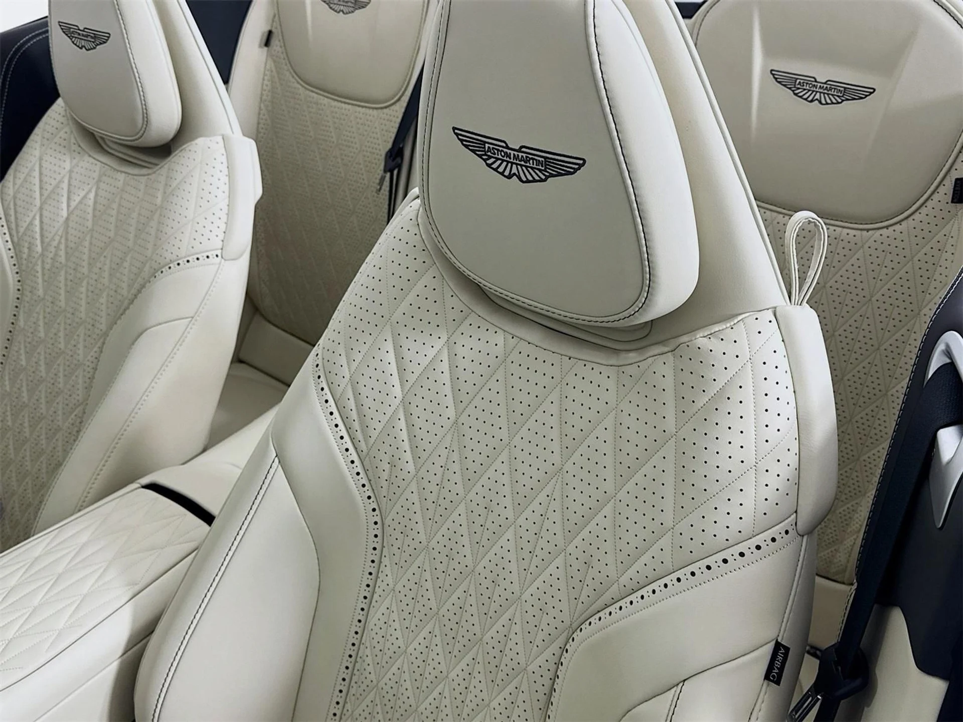 mph009_3488059207_abce06be18586233114f3ff7ee759a7bx_1528c6127b