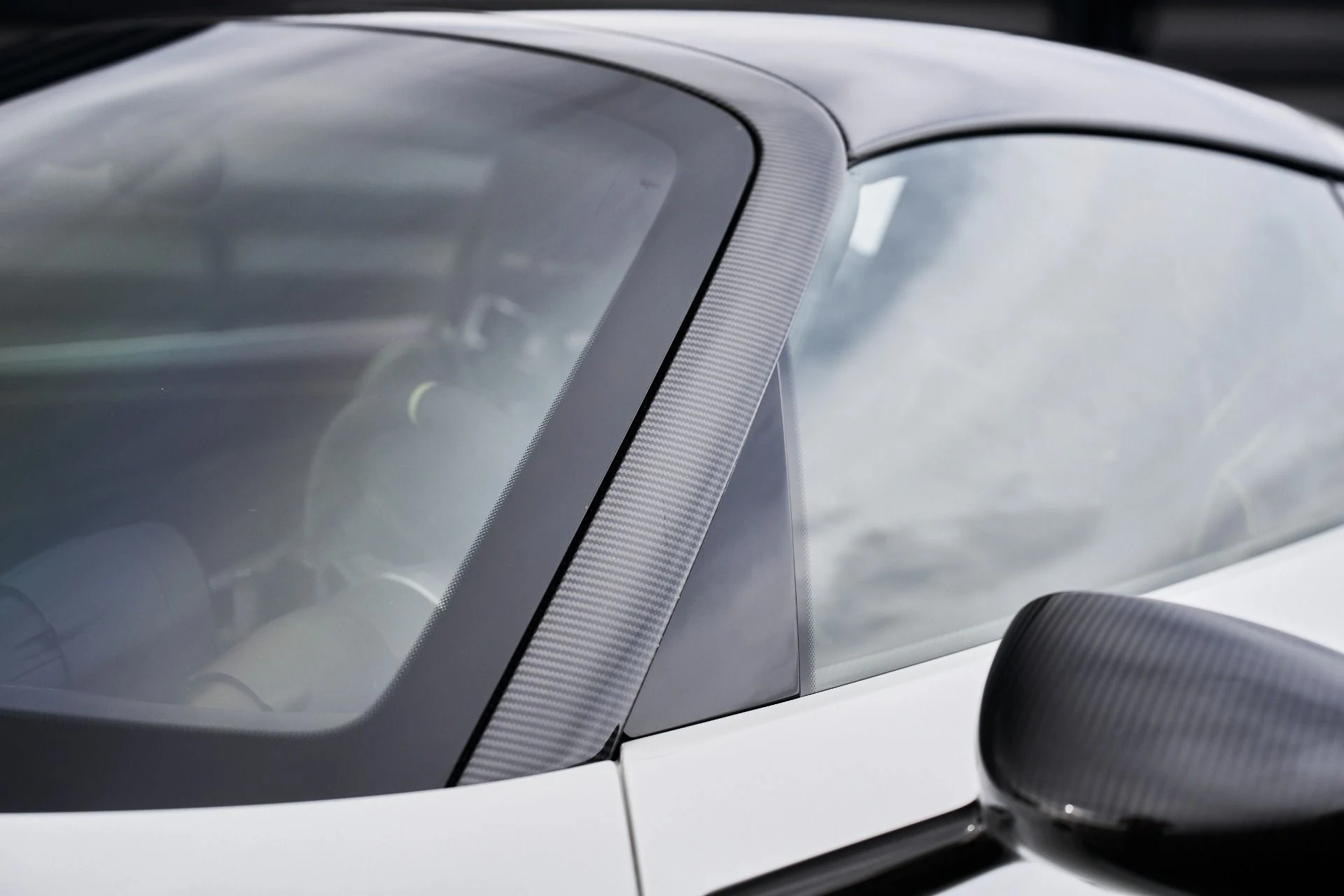 mph009_3495489187_Used_2015_Porsche_918_Spyder_w_Weissach_Package_1764874366_a80b27d745