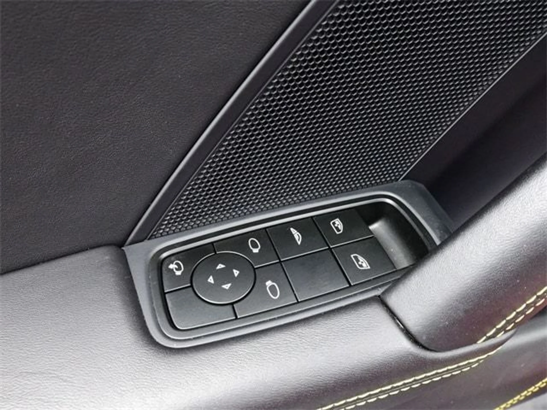 mph009_3498518647_22f76fc514c9cb3e1cd96e56109b9cfbx_65e3fae26c