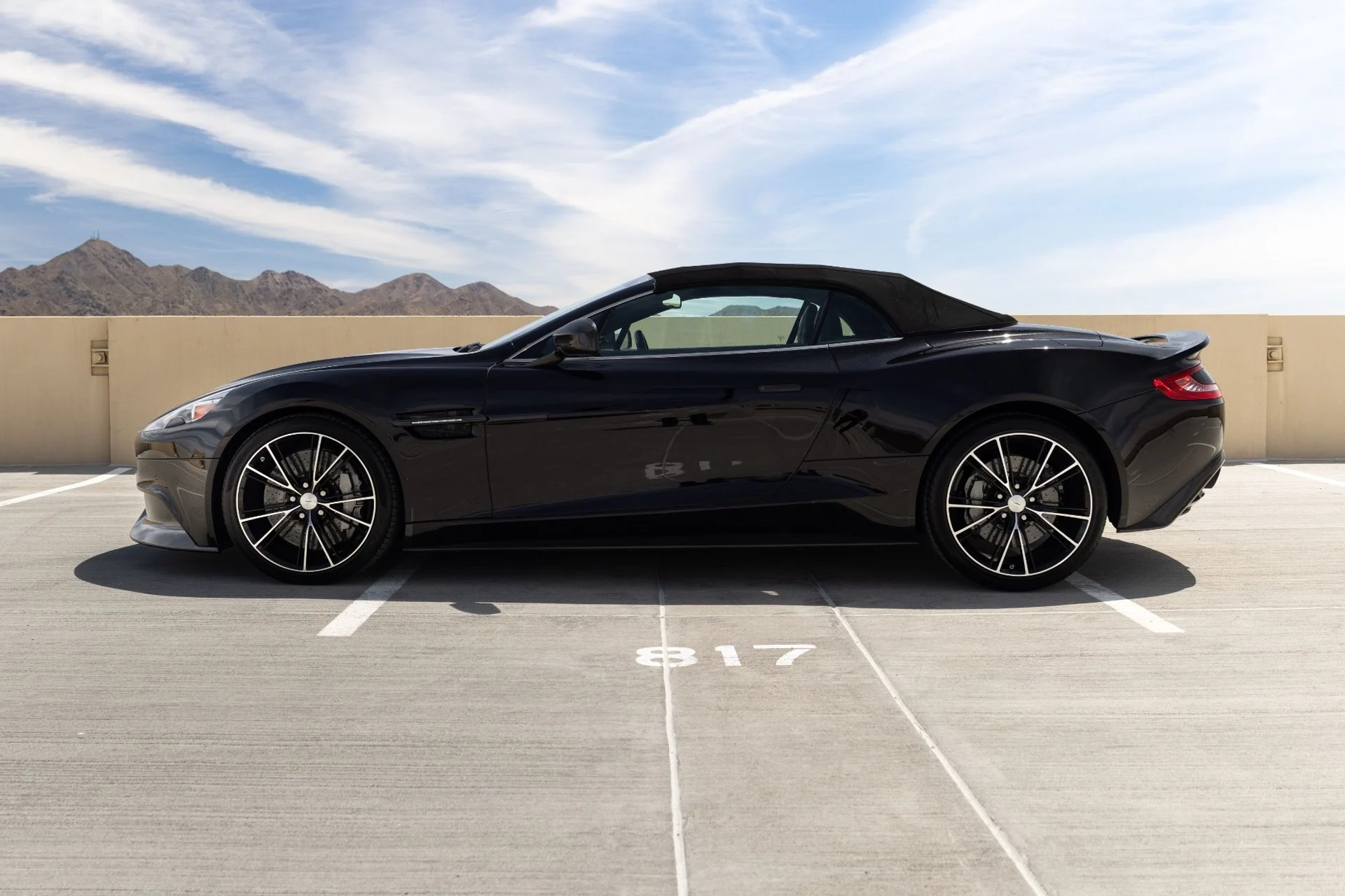 mph009_3499871706_Used_2015_Aston_Martin_Vanquish_Volante_1776978035_cf8a1ea2d6