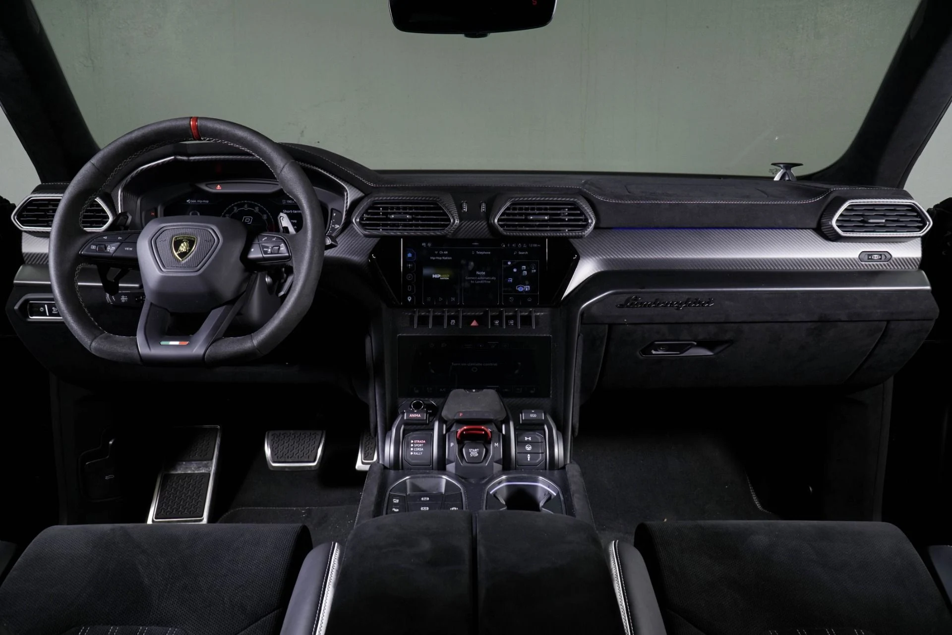 mph009_3517421297_Used_2023_Lamborghini_Urus_Performante_1765384929_a7e6dcb240