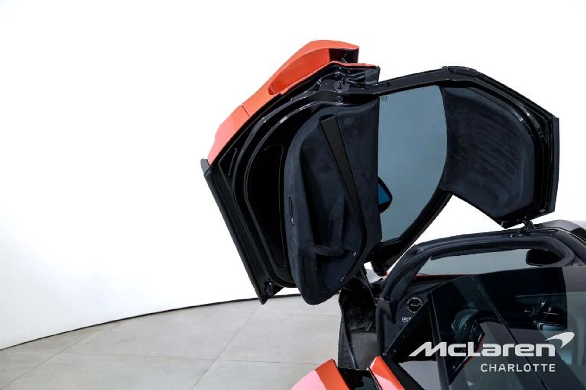mph009_3521013596_Used_2021_Mc_Laren_765_LT_8c67342263