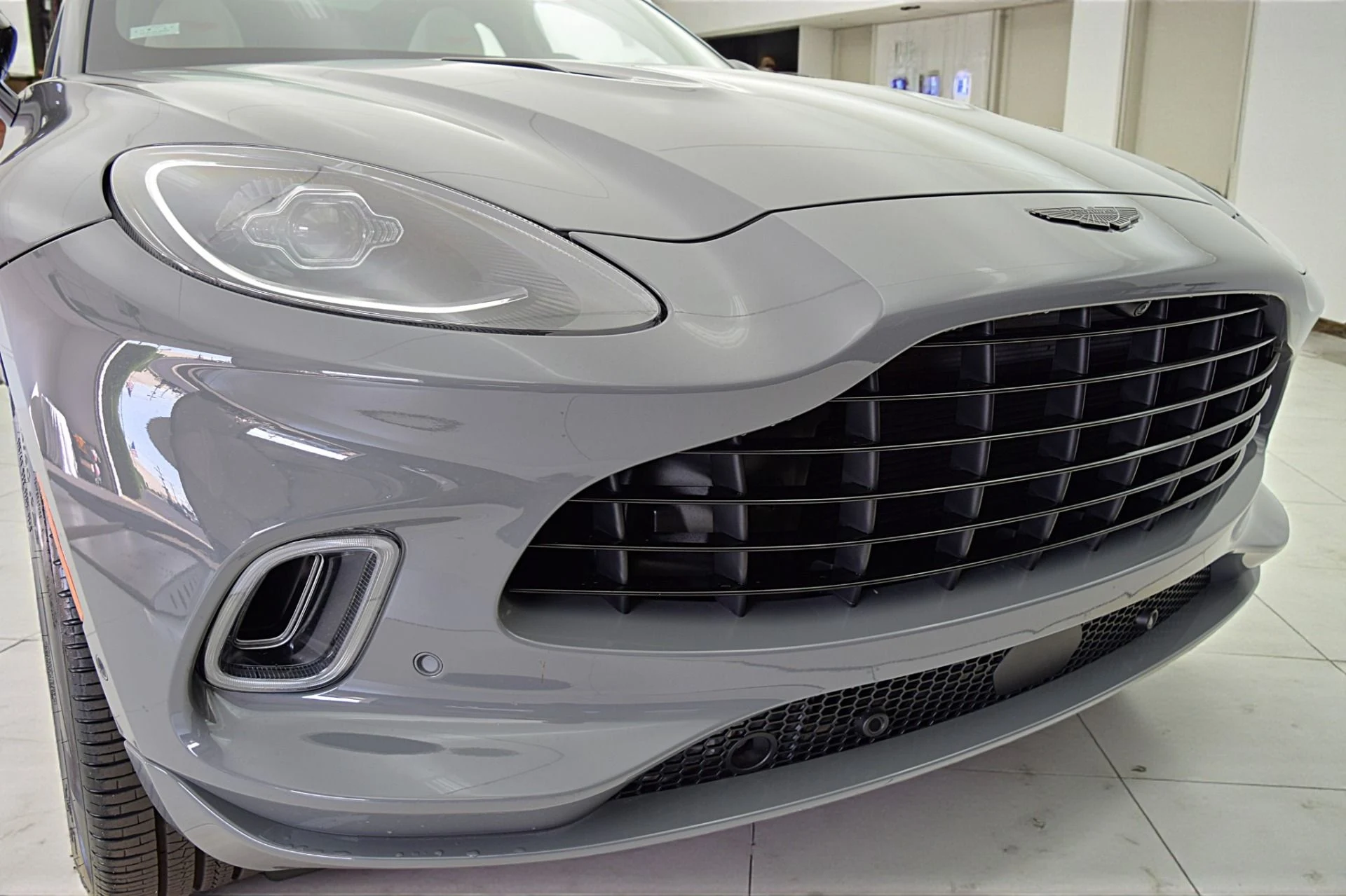 mph009_3521310332_Used_2022_Aston_Martin_DBX_256231d4d3