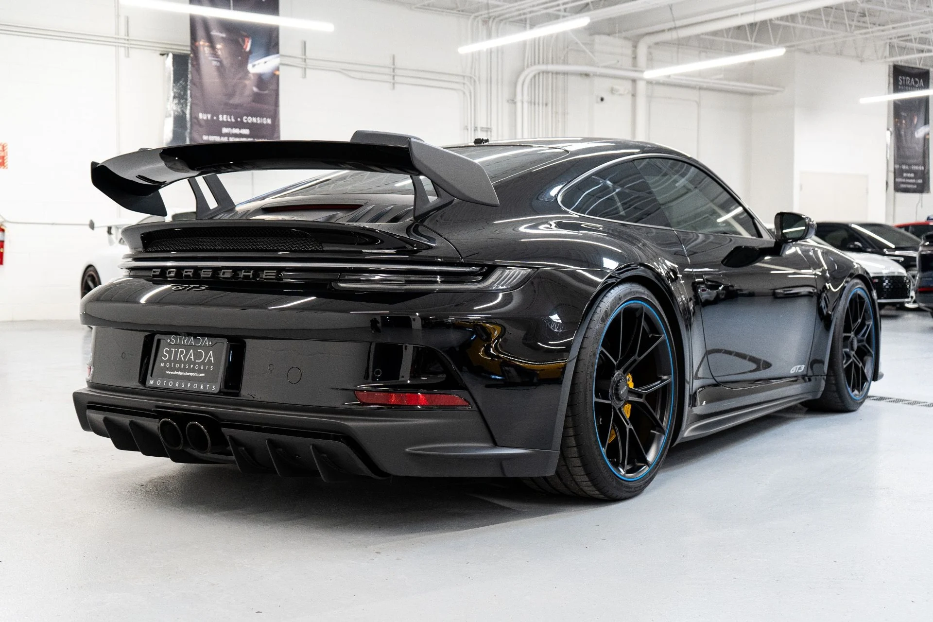 mph009_353254162_Used_2022_Porsche_911_GT_3_1766000888_18fbb5f0e6