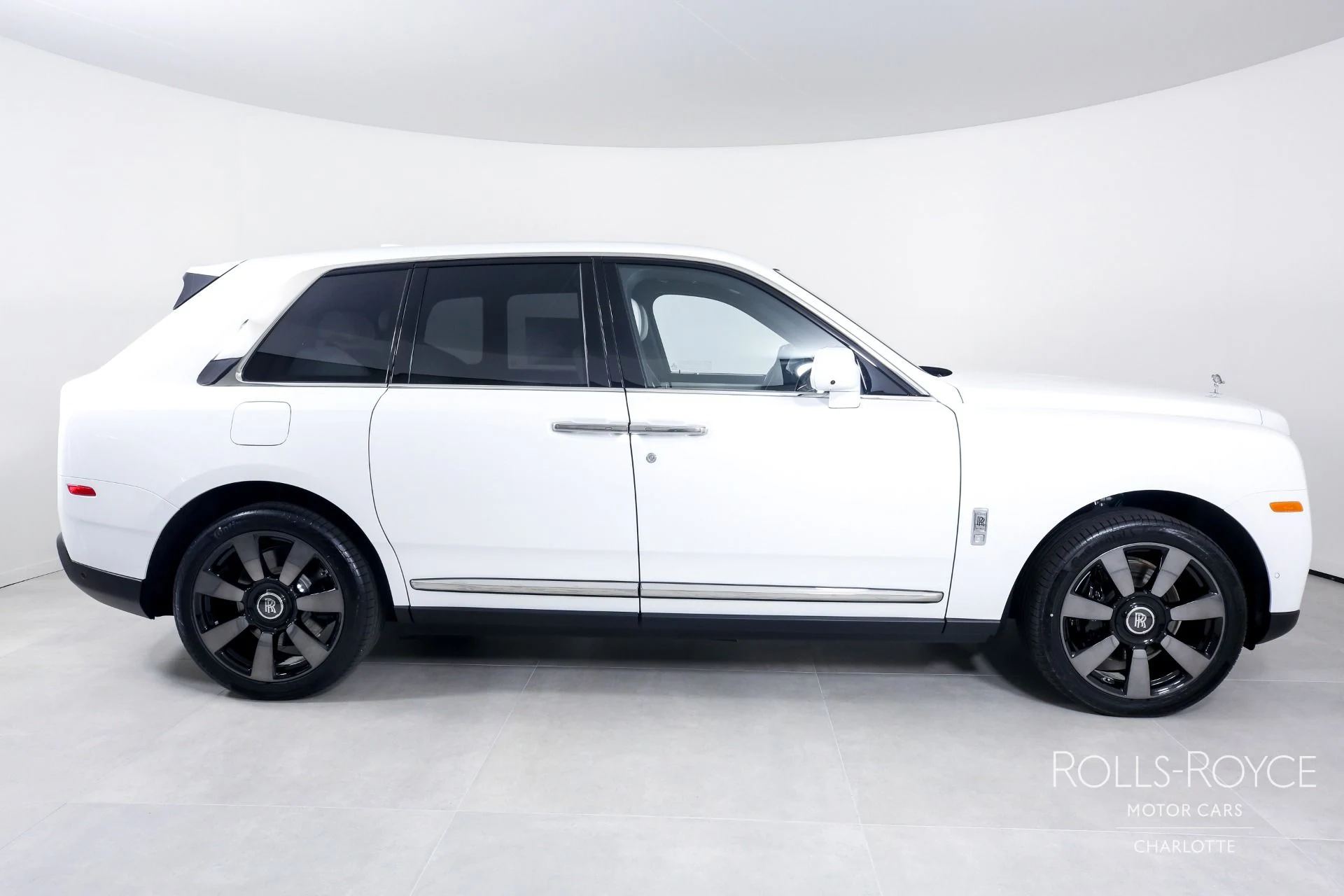 mph009_3533437354_Used_2023_Rolls_Royce_Cullinan_1697214922_fe04945098