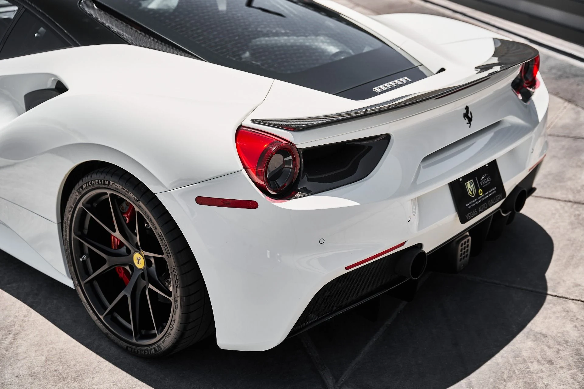 mph009_3534405942_Used_2018_Ferrari_488_GTB_Base_1782869674_018392e54a