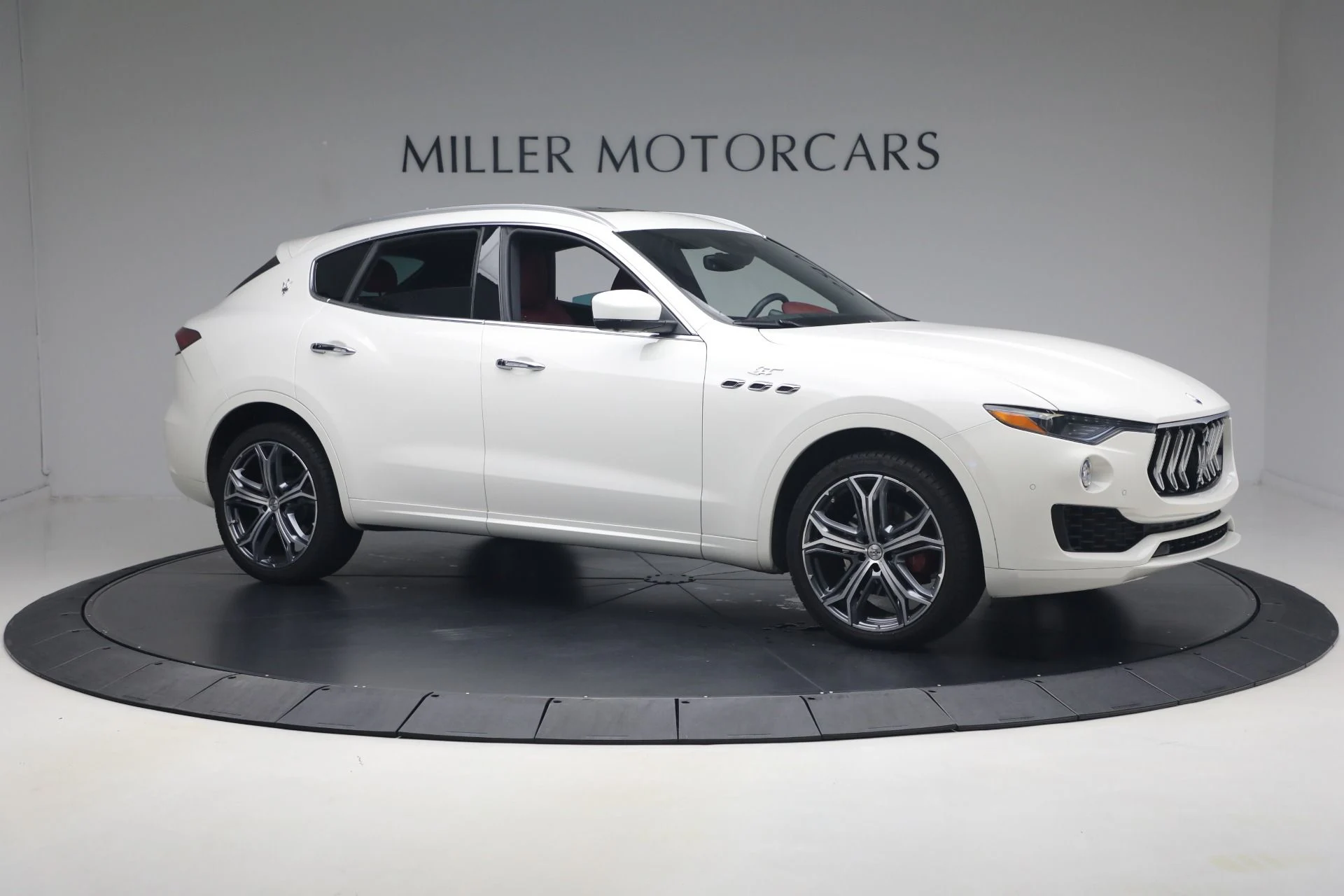 mph009_3537587101_Used_2023_Maserati_Levante_GT_1781292715_7e40c818b7