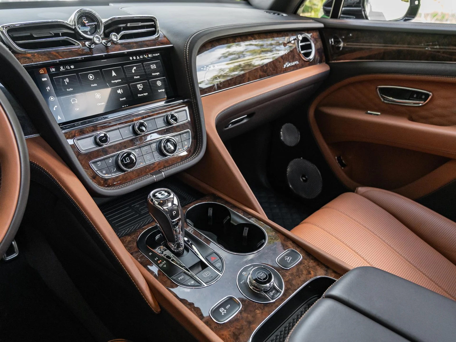 mph009_3541163468_Used_2023_Bentley_Bentayga_EWB_V8_1778364299_2e4389eb95