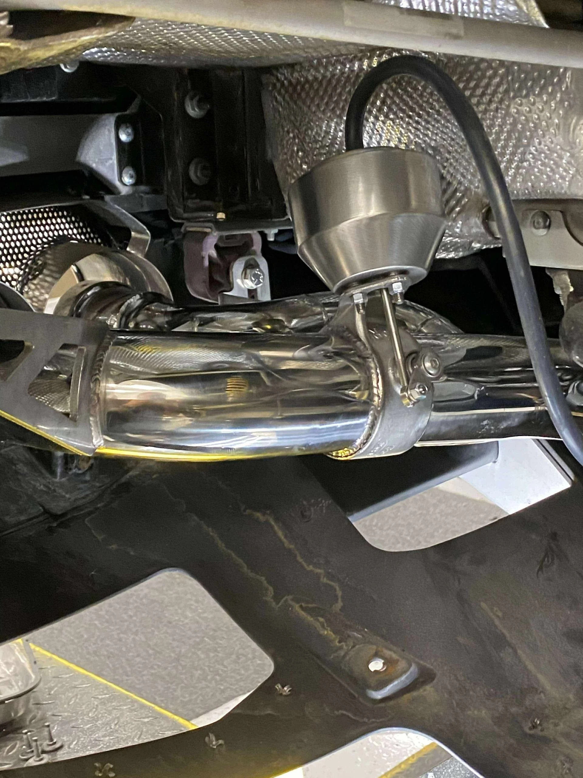 mph009_355066076_Used_2015_Ferrari_California_T_1763595269_8ce2ef6cef