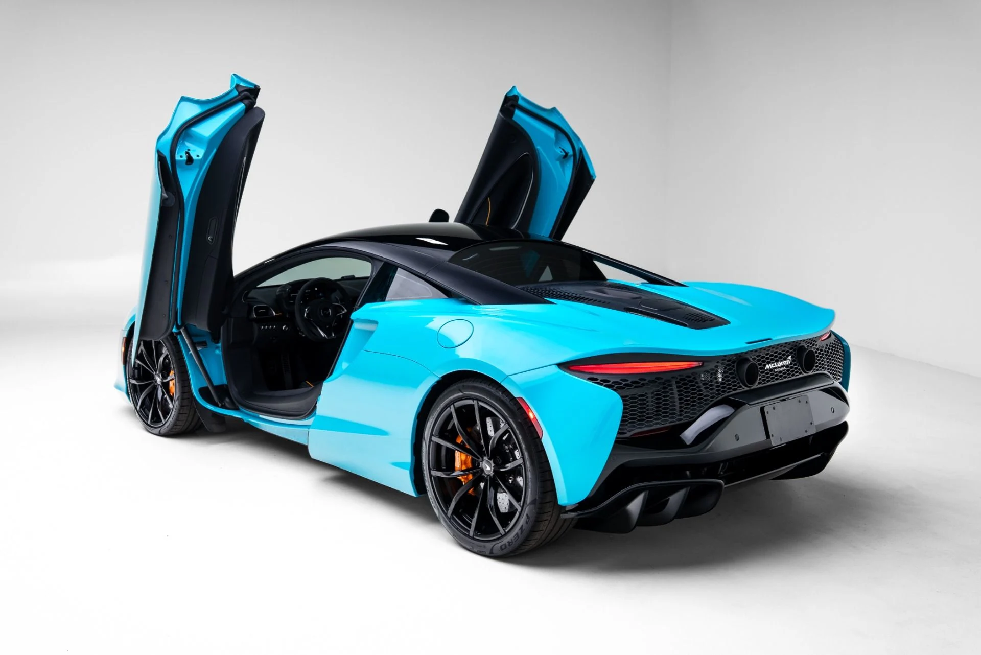 mph009_3553997742_Used_2023_Mc_Laren_Artura_1770682323_644b1e59c5