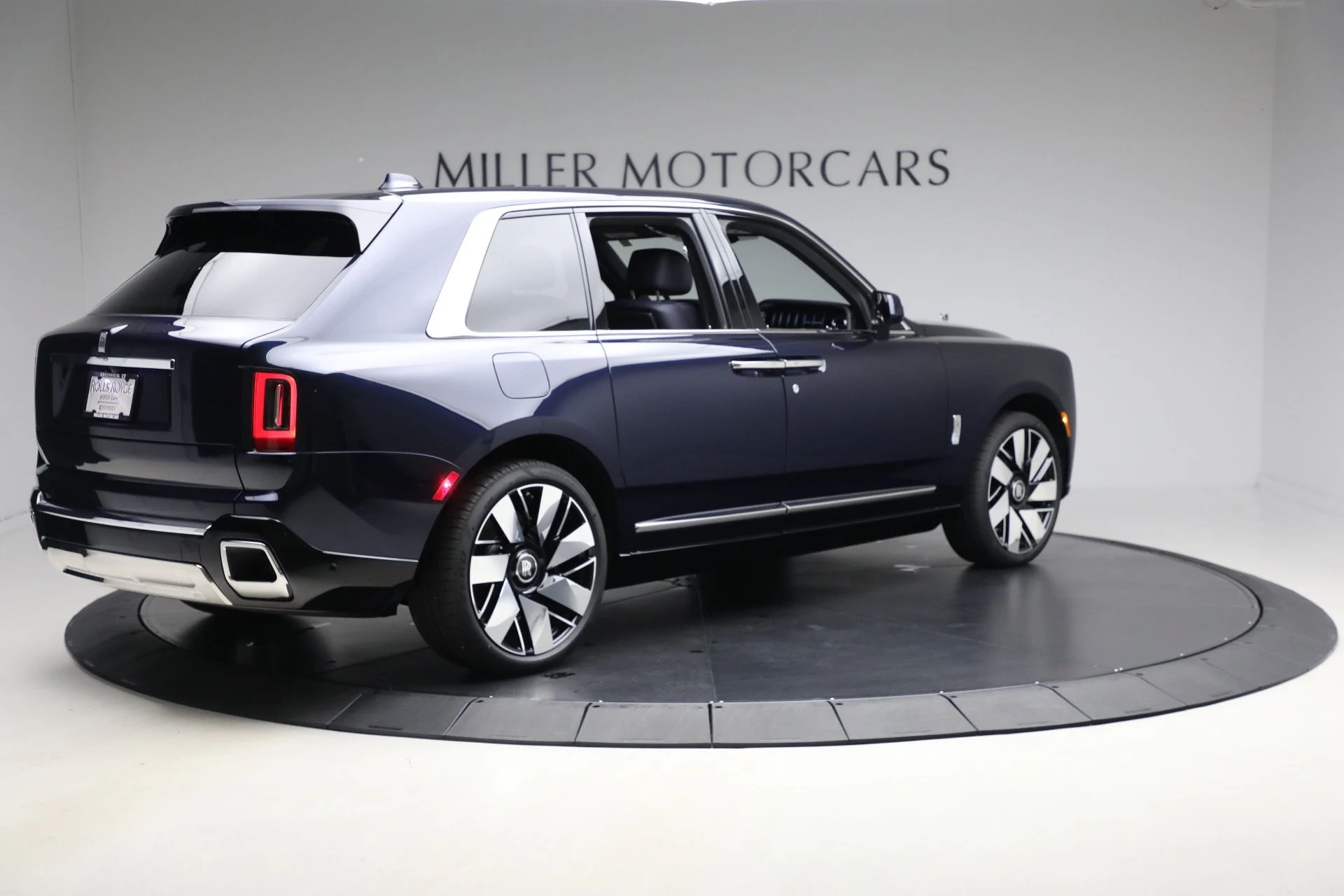 mph009_3558416088_New_2026_Rolls_Royce_Cullinan_e50e27a0fd