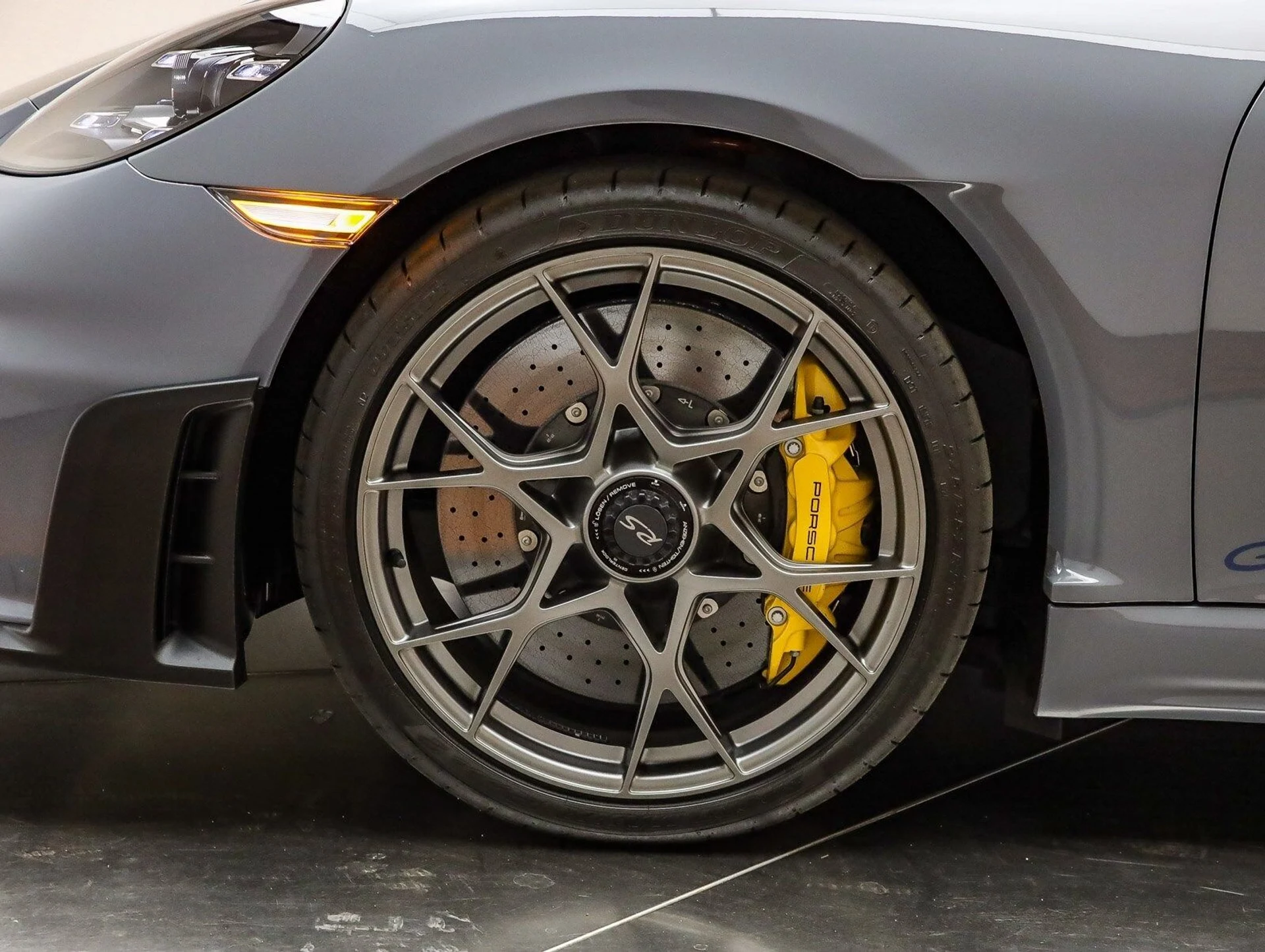 mph009_3559169851_80ee5aca1e39f530bec77338fe6226a1x_8c2f40c72d