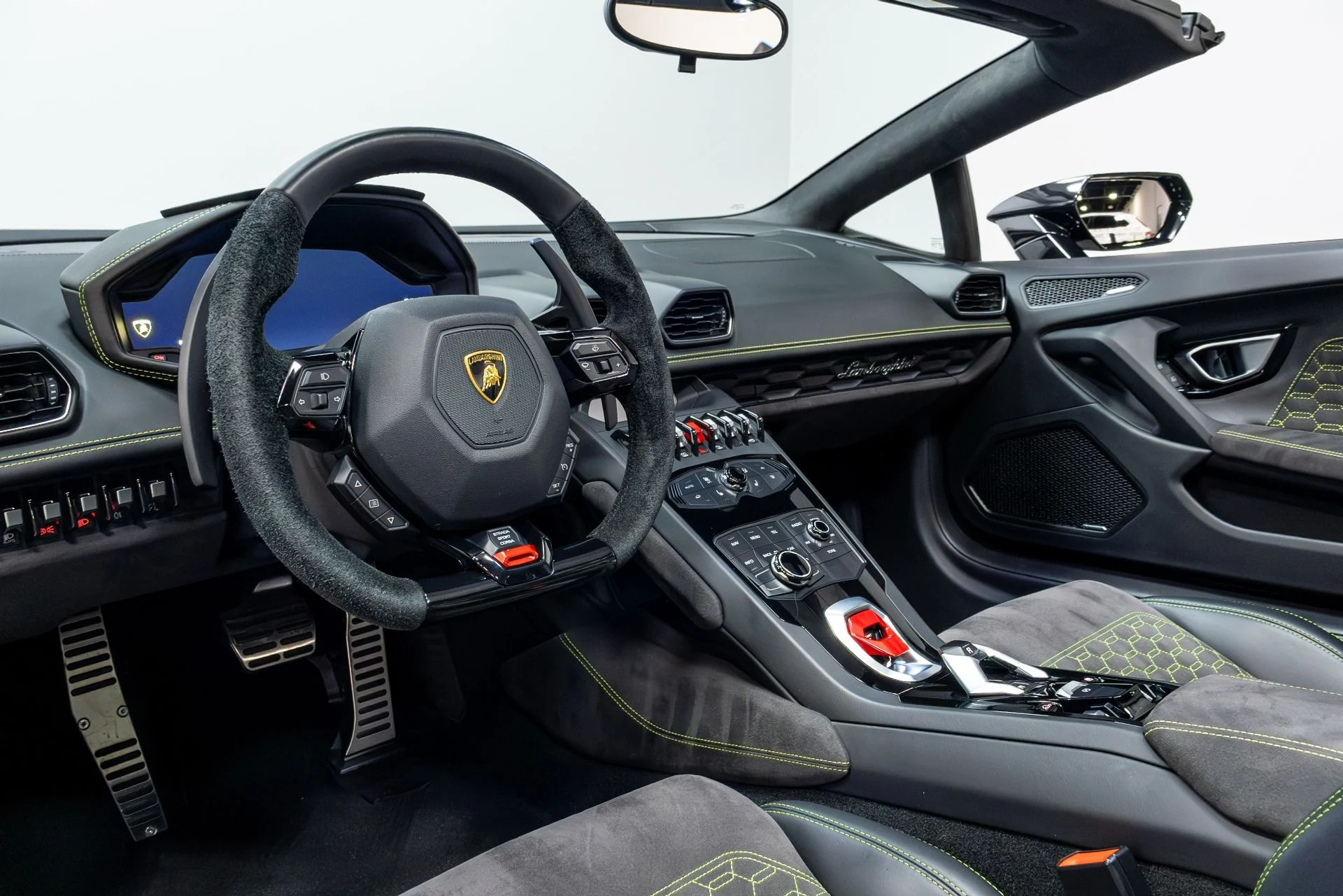 mph009_3575820864_Used_2017_Lamborghini_Huracan_1775865662_16107eac40