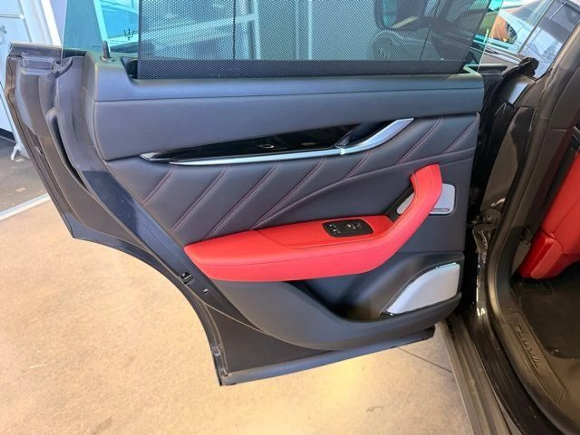 mph009_3576459935_1da19d1f46f861f987df14fd3046b59d_9b56c46545