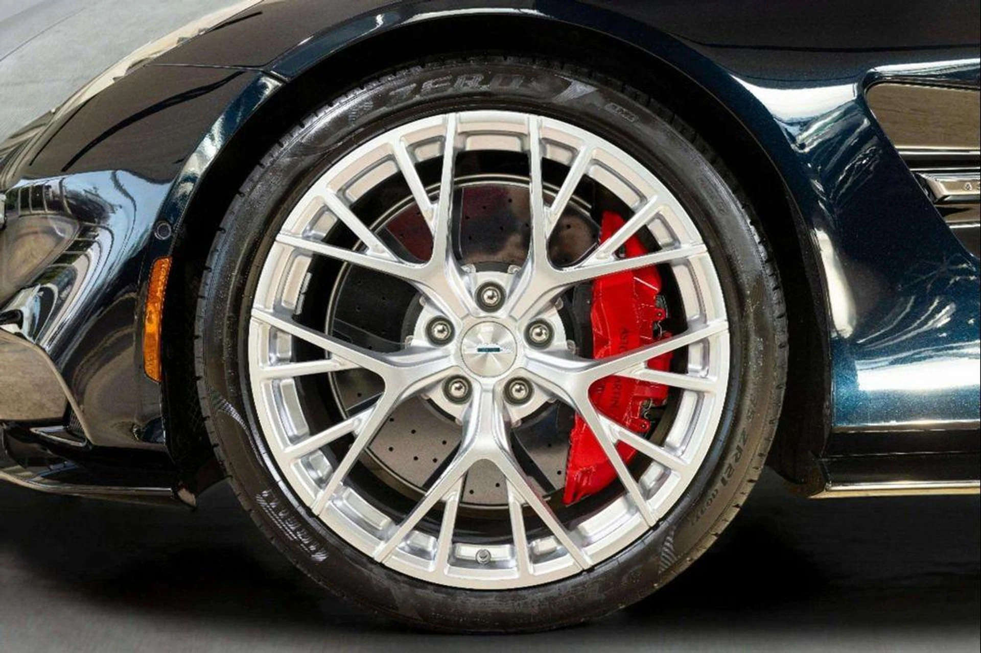 mph009_3576664839_xcz0_Ufon29i_Uxg_Y4kyus2_HH_1y_Z0_2dd3aa2881