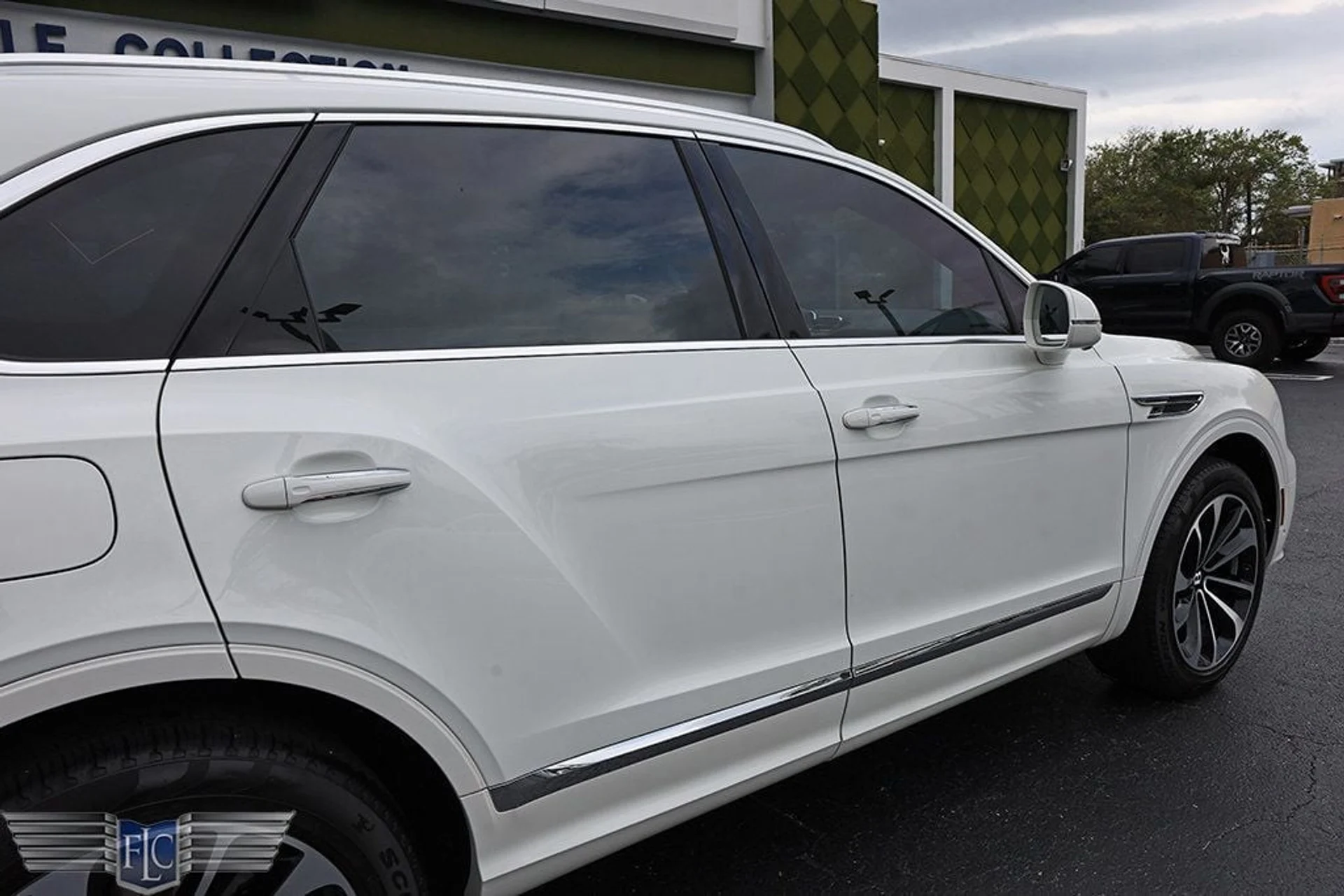 mph009_3589236969_used_2024_bentley_bentayga_6305_22998003_10_1024_66b9b3c2c6