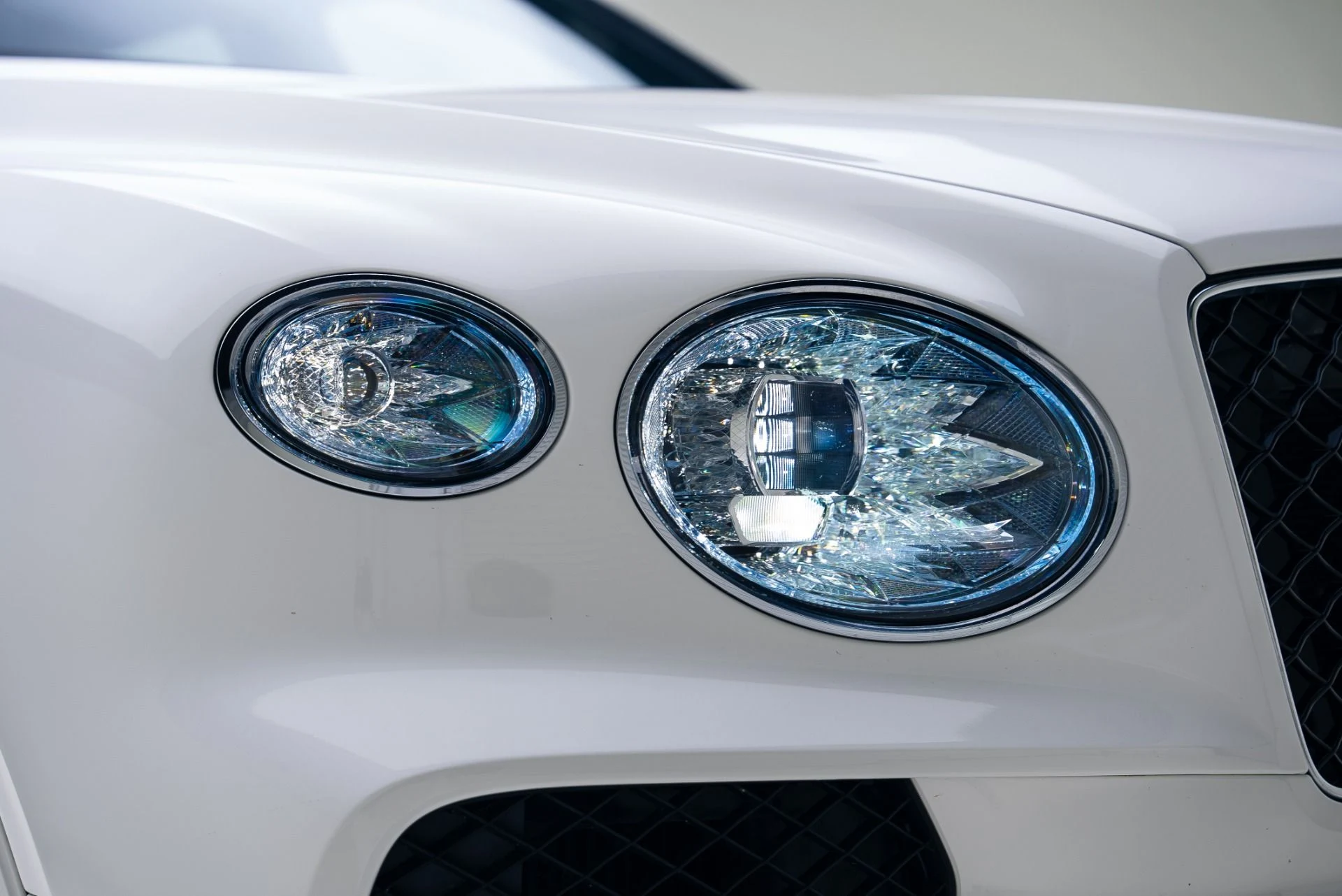 mph009_3594029071_Used_2024_Bentley_Bentayga_V8_1765307017_fd4eb189fb