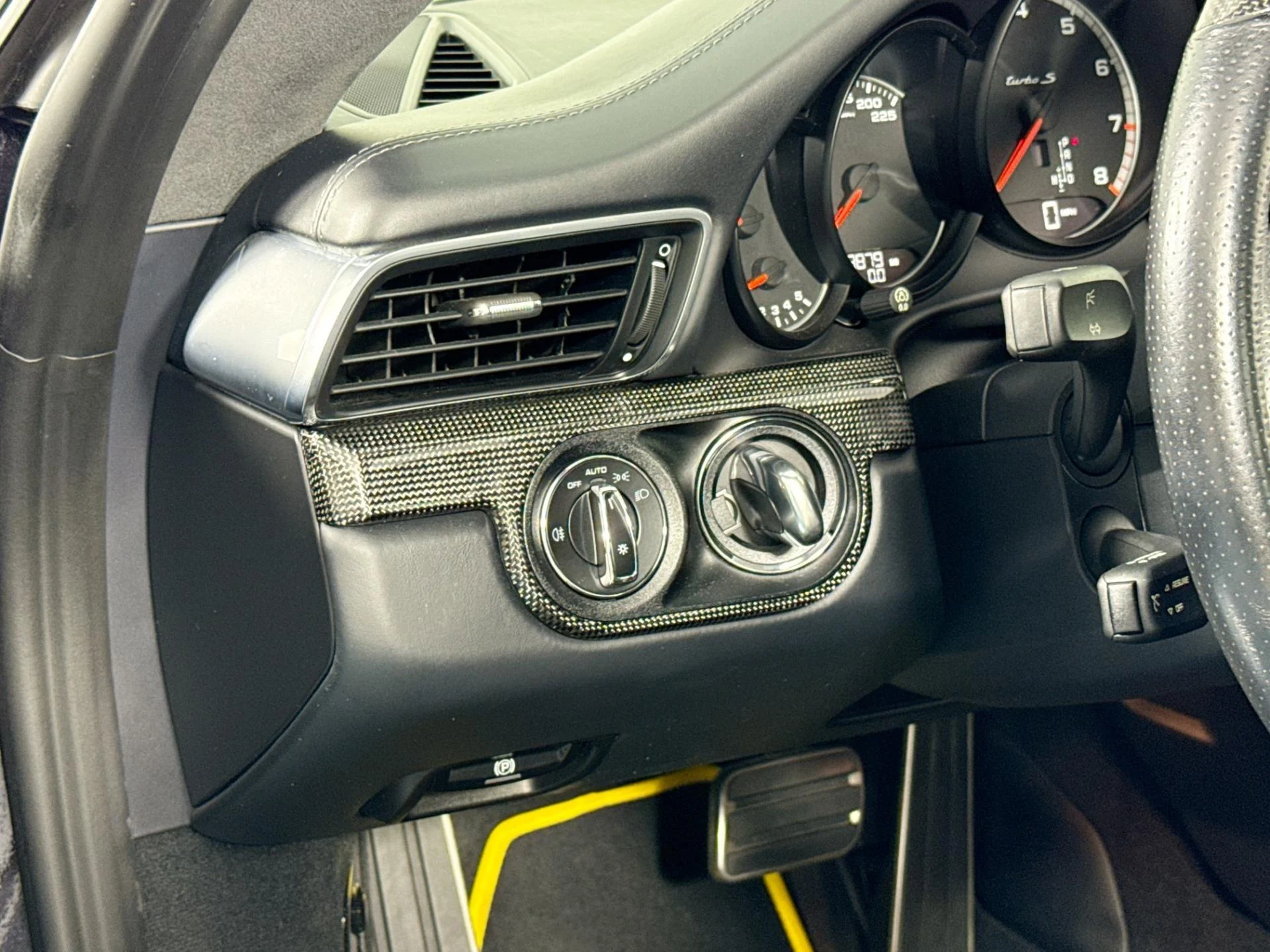 mph009_3603082283_Used_2014_Porsche_911_Turbo_S_1785187743_4760513e1f