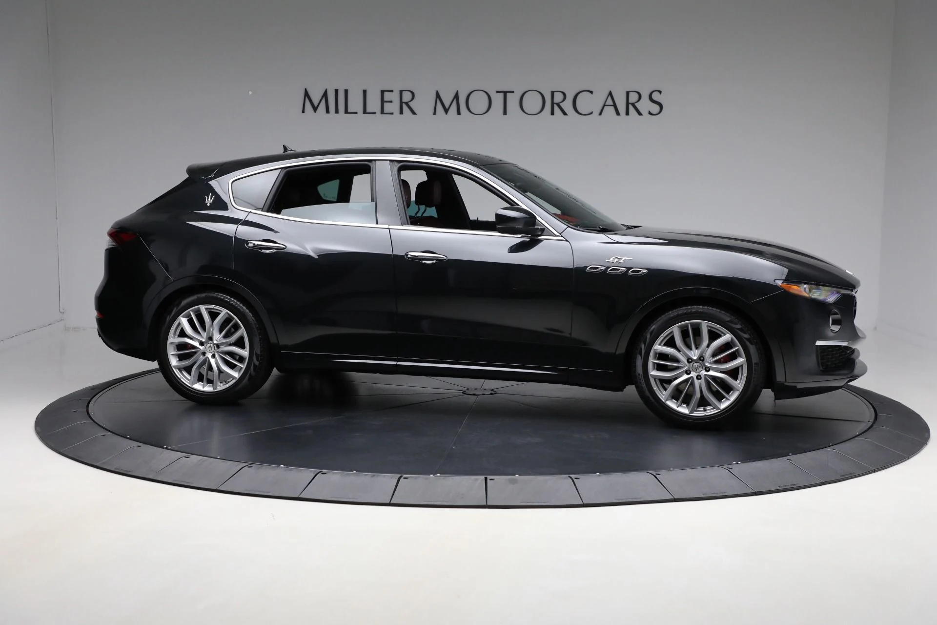 mph009_360776022_Used_2022_Maserati_Levante_GT_28f70bb220