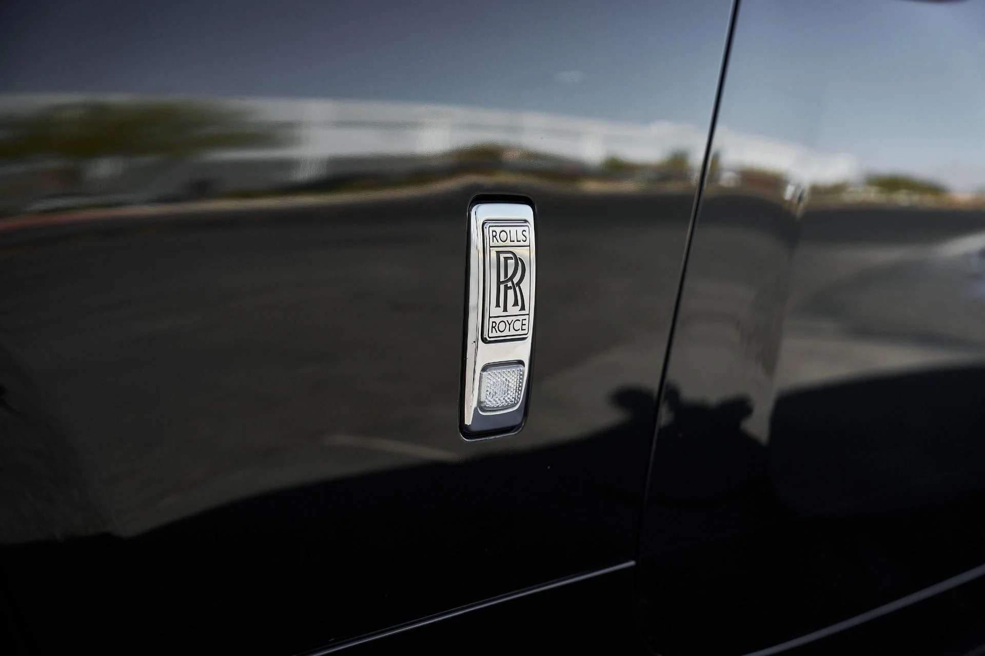 mph009_3613377676_Used_2016_Rolls_Royce_Dawn_Base_1770086687_7ae5dd1607