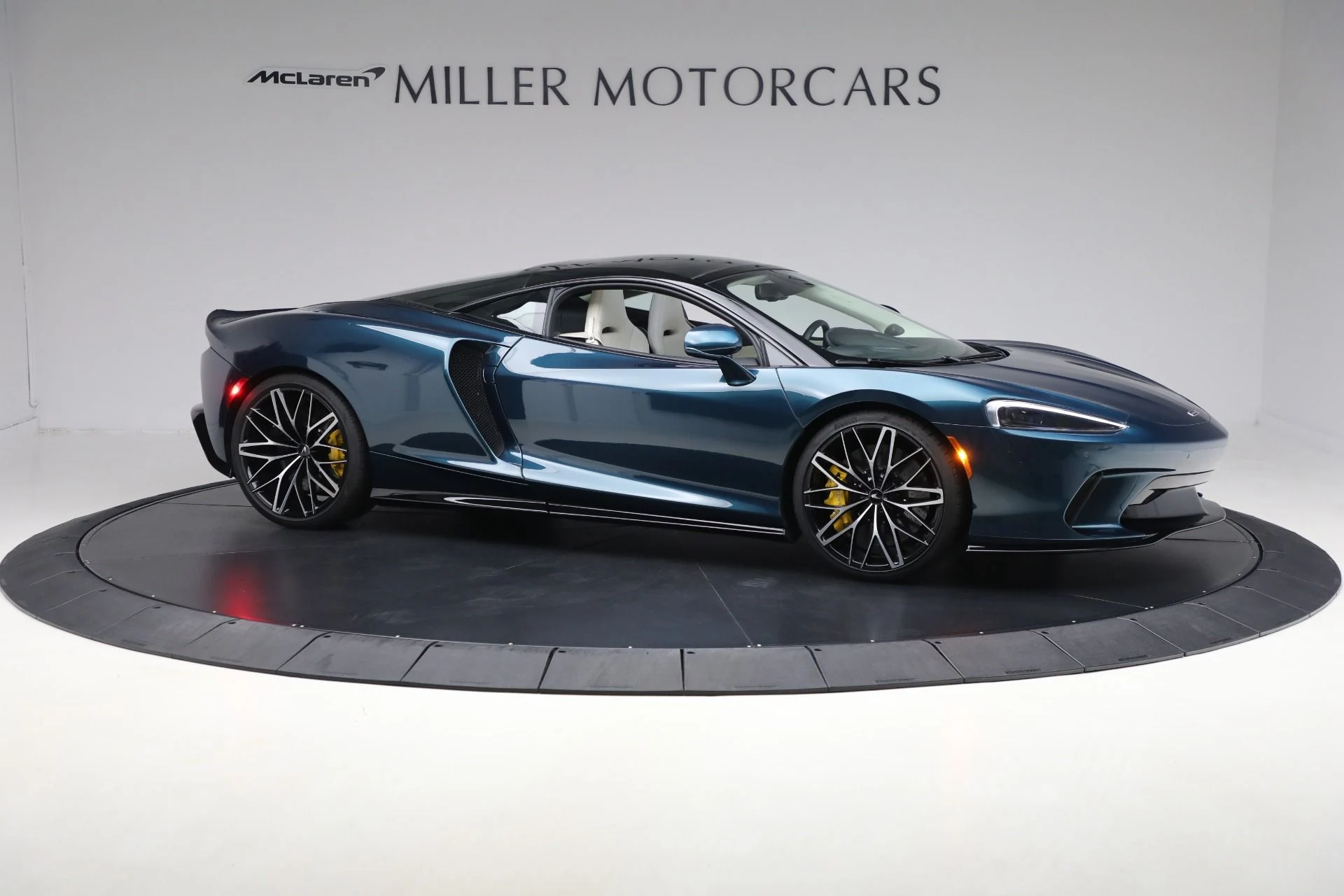 mph009_3625522833_Used_2023_Mc_Laren_GT_Luxe_bfac2dbb74
