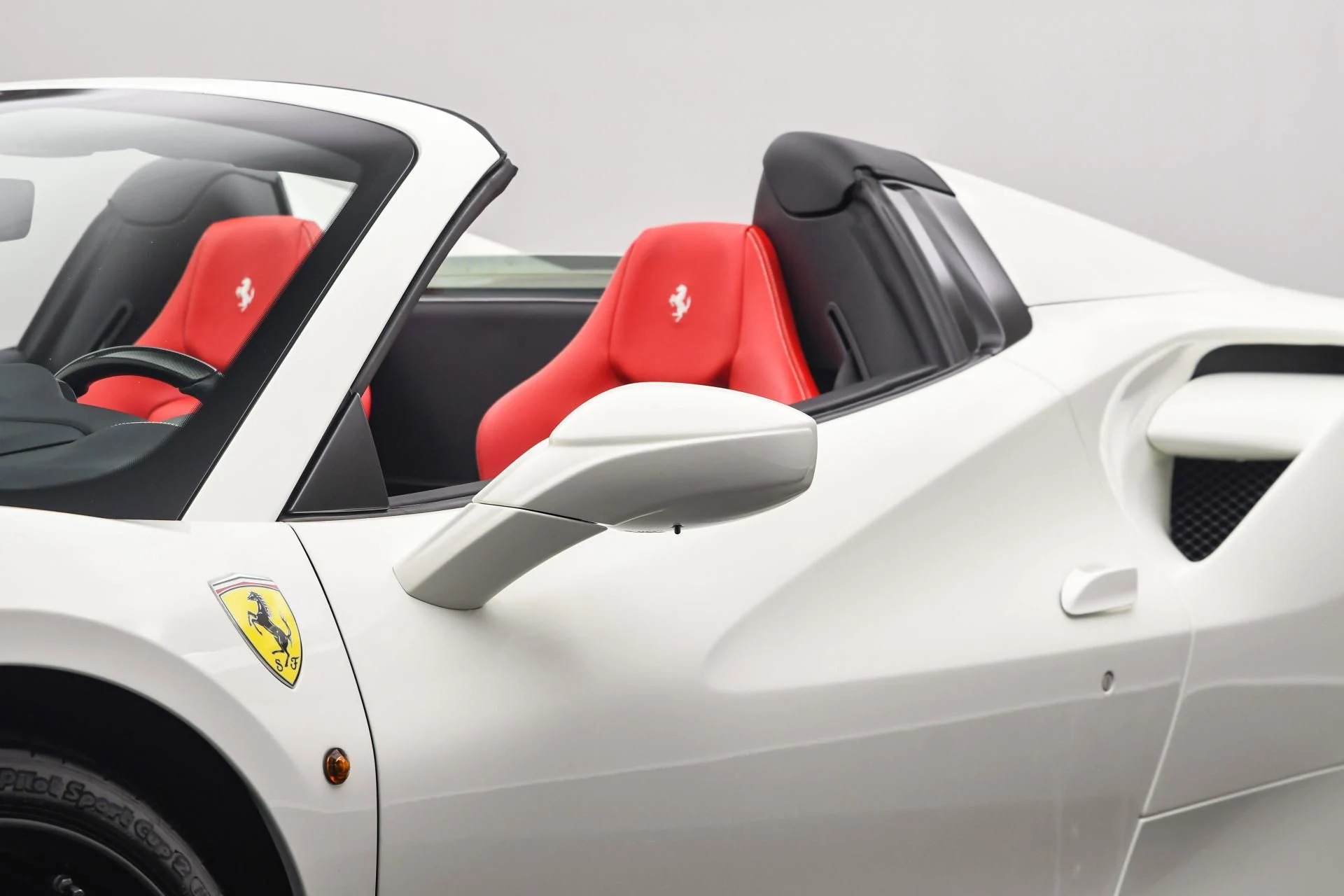 mph009_3627886467_Used_2016_Ferrari_488_Spider_1750234850_e5f9a5d43b