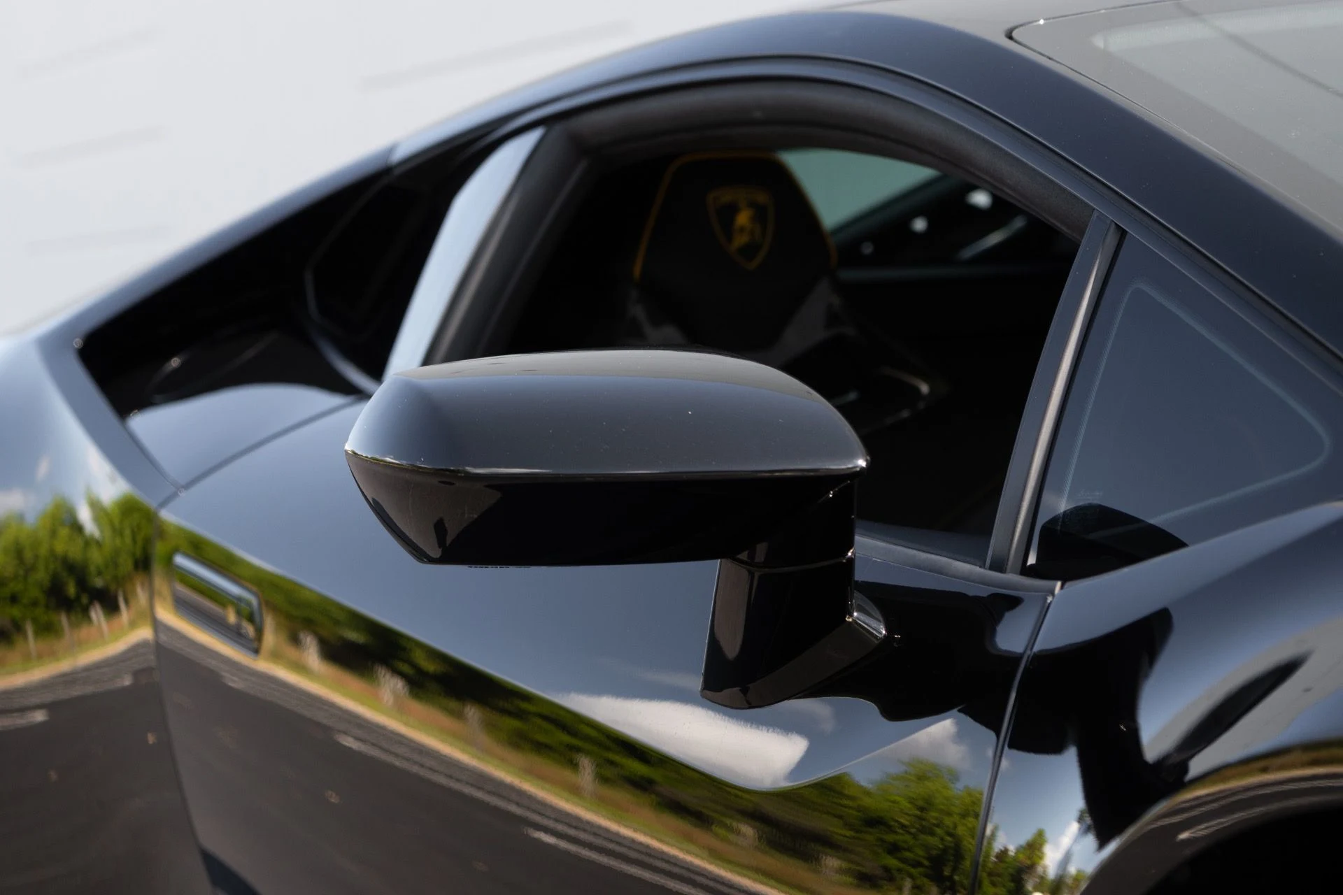 mph009_362820226_Used_2022_Lamborghini_Huracan_EVO_1764129423_8aac73356d