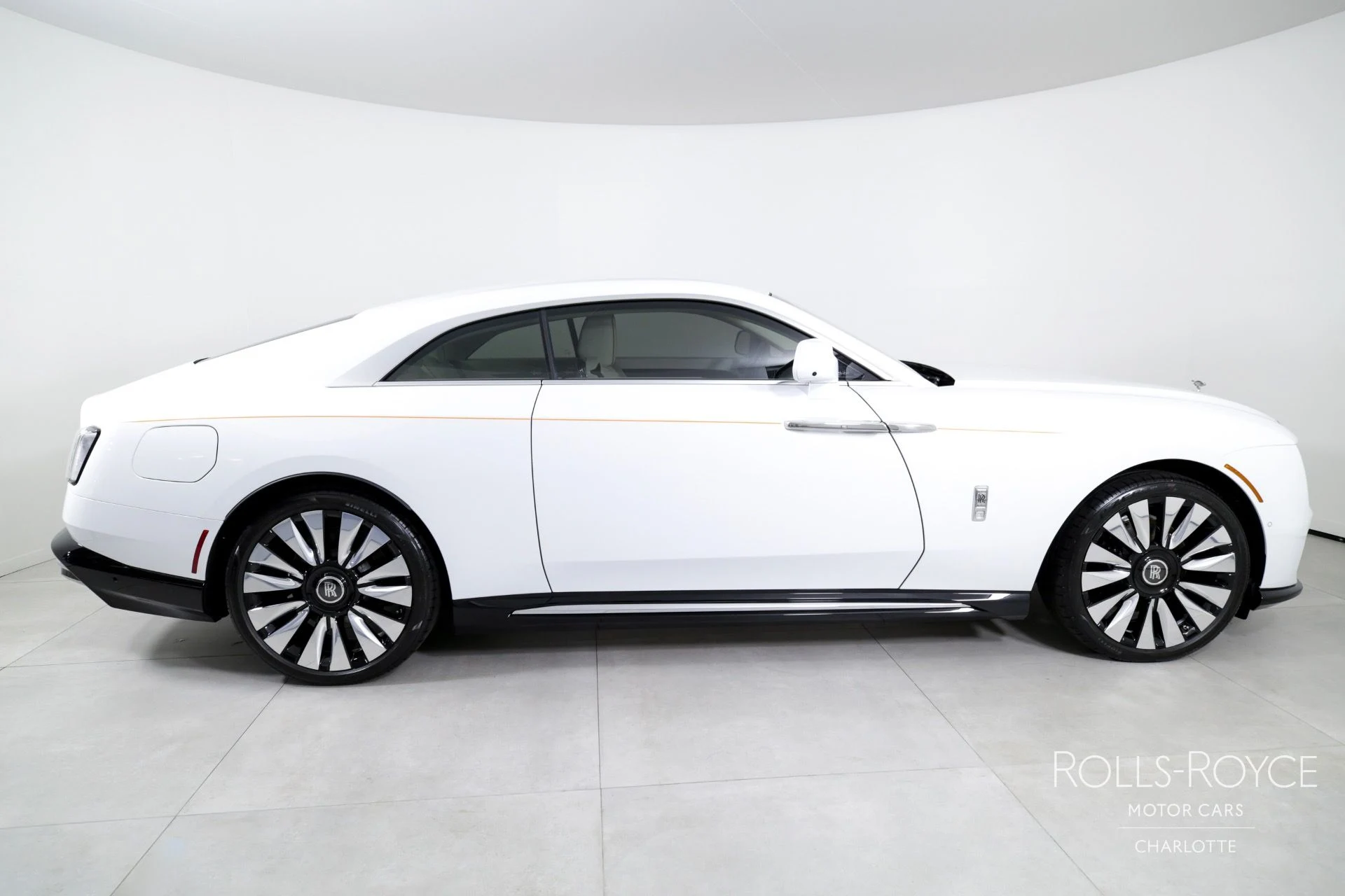 mph009_3631731311_Used_2024_Rolls_Royce_Spectre_1722271602_9427e68c57