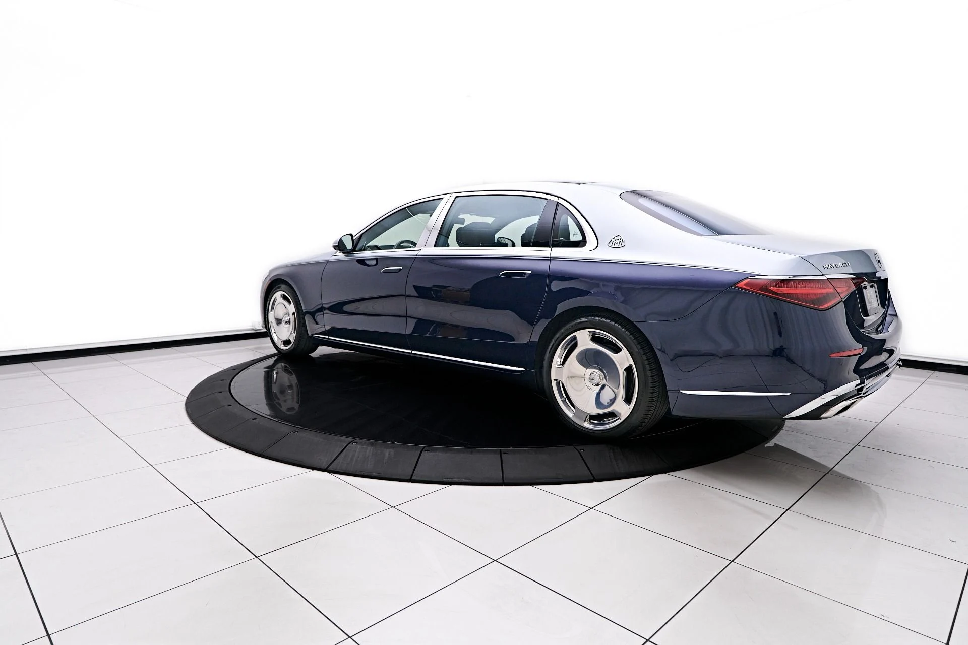 mph009_3631809500_Used_2025_Mercedes_Benz_S_Class_Maybach_S_580_1757004236_24202cc67b
