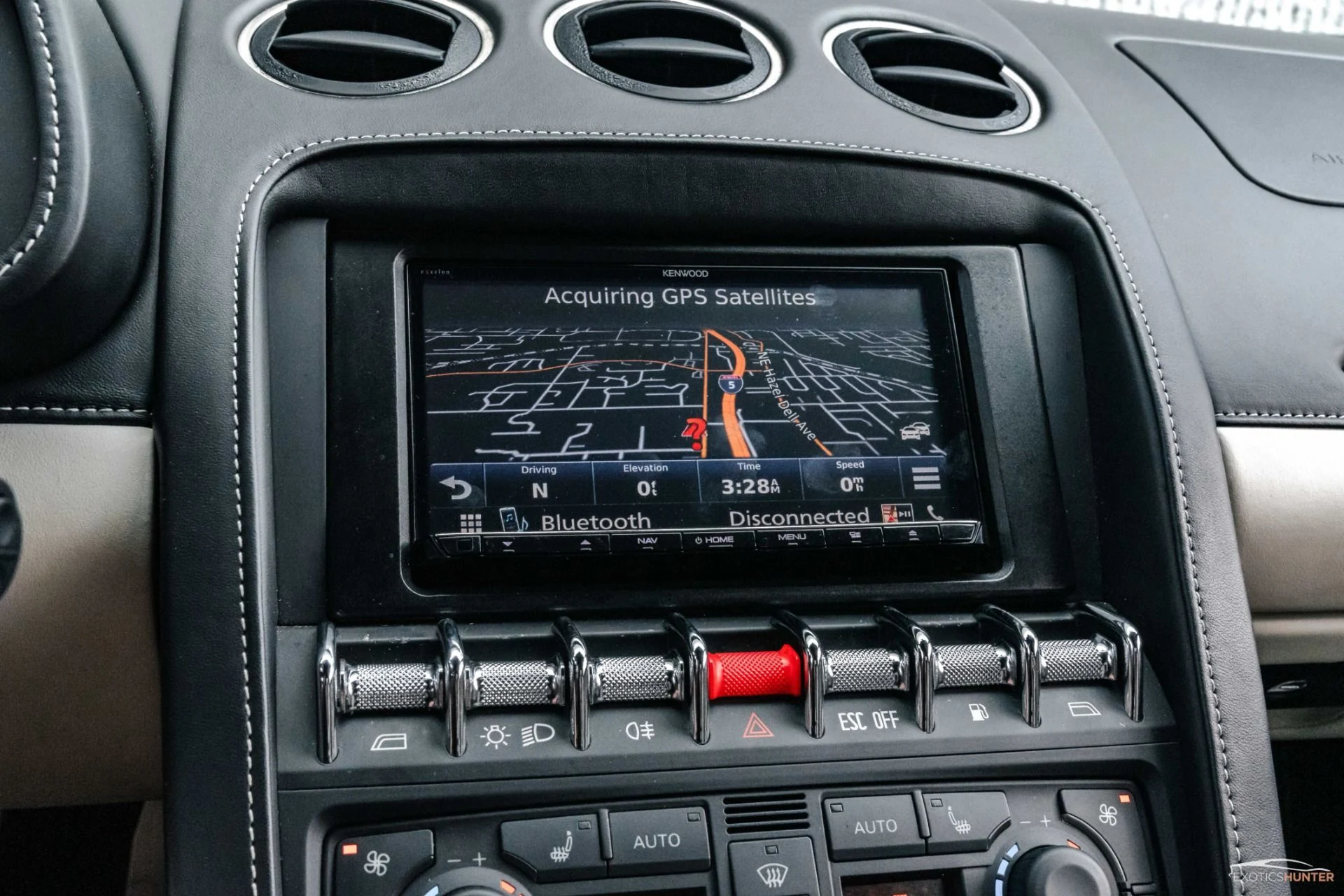 mph009_3636636541_Used_2012_Lamborghini_Gallardo_LP_550_2_w_a_White_Interior_Diamond_Stitch_Reverse_Cam_Front_Lift_1696105908_54533419a0