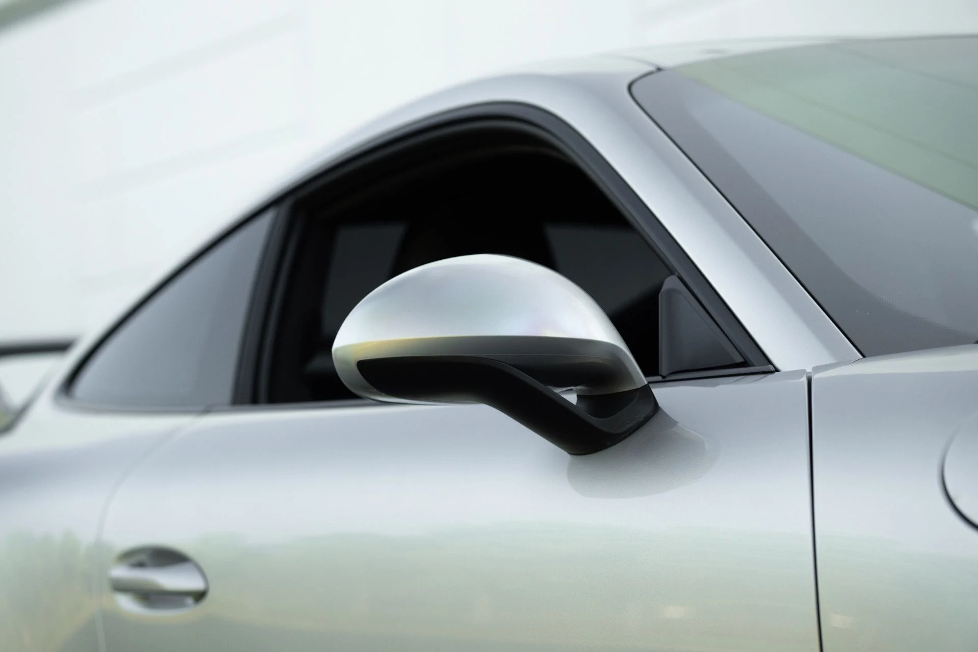 mph009_3650362890_Used_2018_Porsche_911_GT_3_1761946041_a3f648bfaa